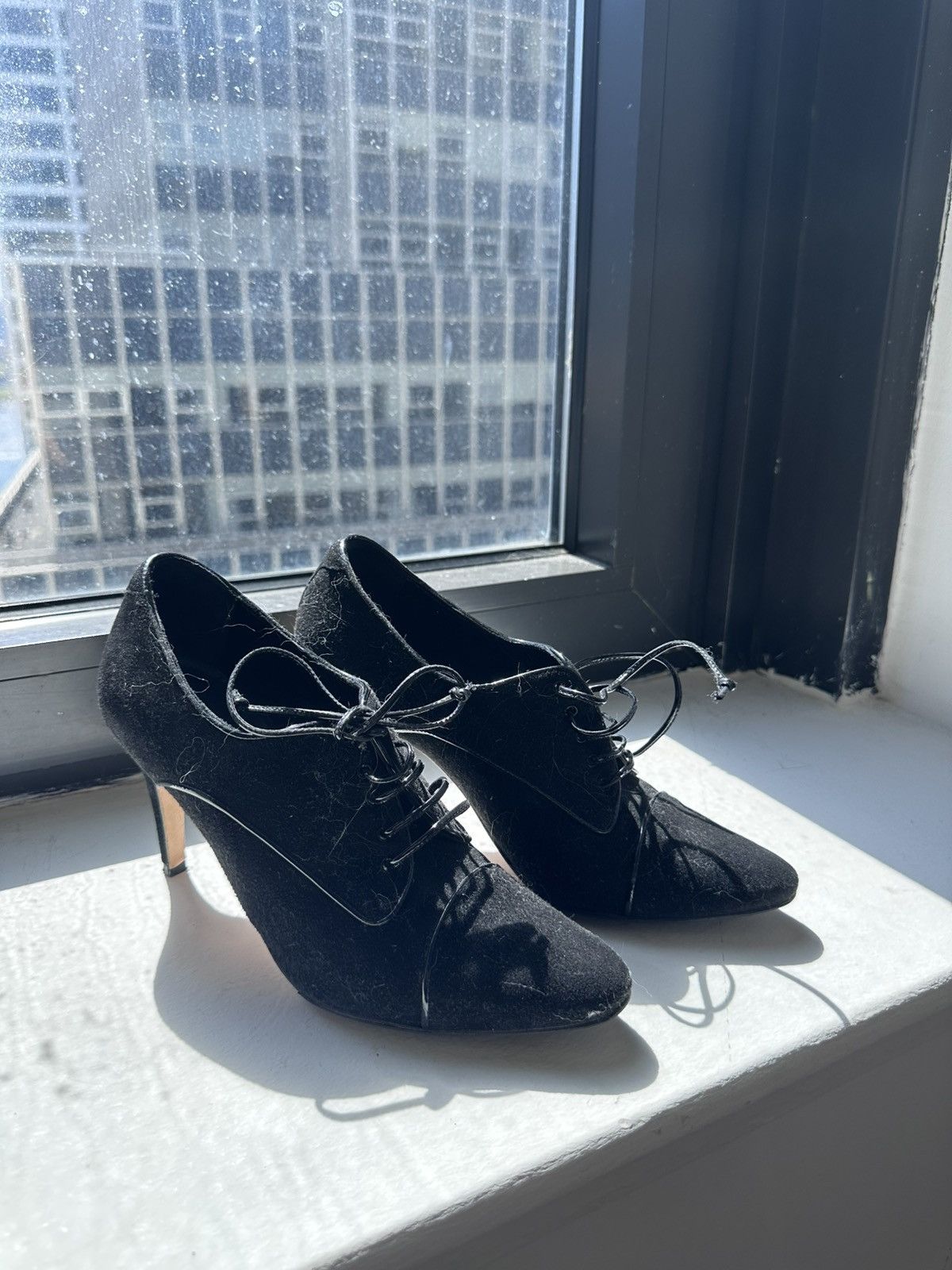 Manolo Blahnik Manolo Blahnik lace detailed heels Size US 7 / IT 37 - 2 Thumbnail