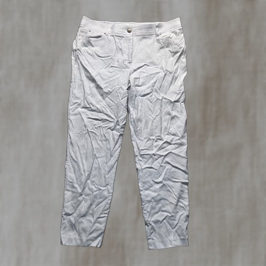 Vintage VINTAGE Retrology Women's Chino Pants Cropped Tapered Leg Solid White Size 16 Casual Size 38" / US 16 / IT 52 - 1 Thumbnail