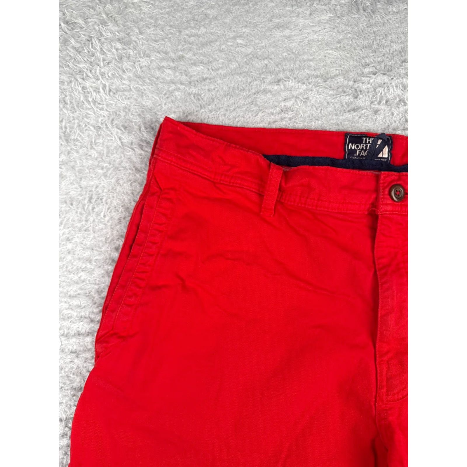 The North Face VINTAGE The North Face Shorts Men Large 34 Red Cotton Twill Cargo - 34x9 Inseam, Regular Fit, Belted, Pockets, Canvas Utility Short Mens Size US 34 / EU 50 - 5 Thumbnail