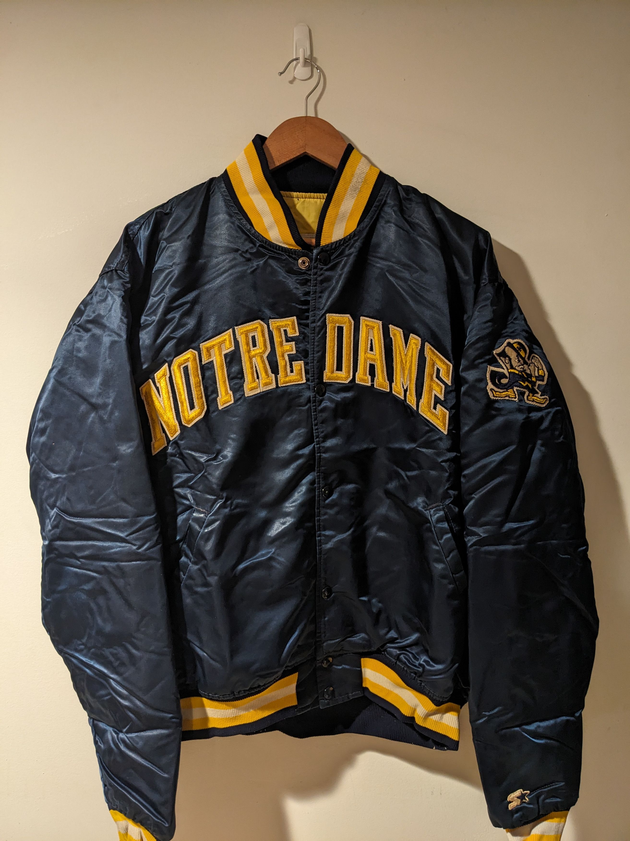 Vintage 1980-90 Notre Dame Fighting Irish Made outlet in USA X Large Satin Jacket