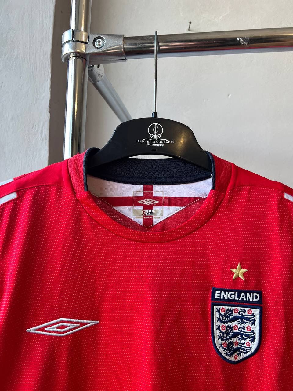 Umbro 2004/06 ENGLAND TEAM AWAY SOCCER JERSEY FOOTBALL SHIRT UMBRO Size US S / EU 44-46 / 1 - 5 Thumbnail