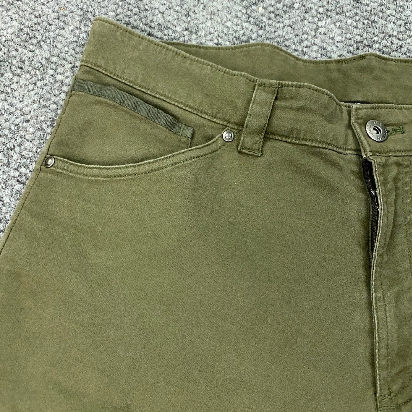 The North Face The North Face Trail Shorts Men 34 Green Canvas Stretch Outdoor Pockets 9in Inseam Mens Size US 34 / EU 50 - 2 Thumbnail