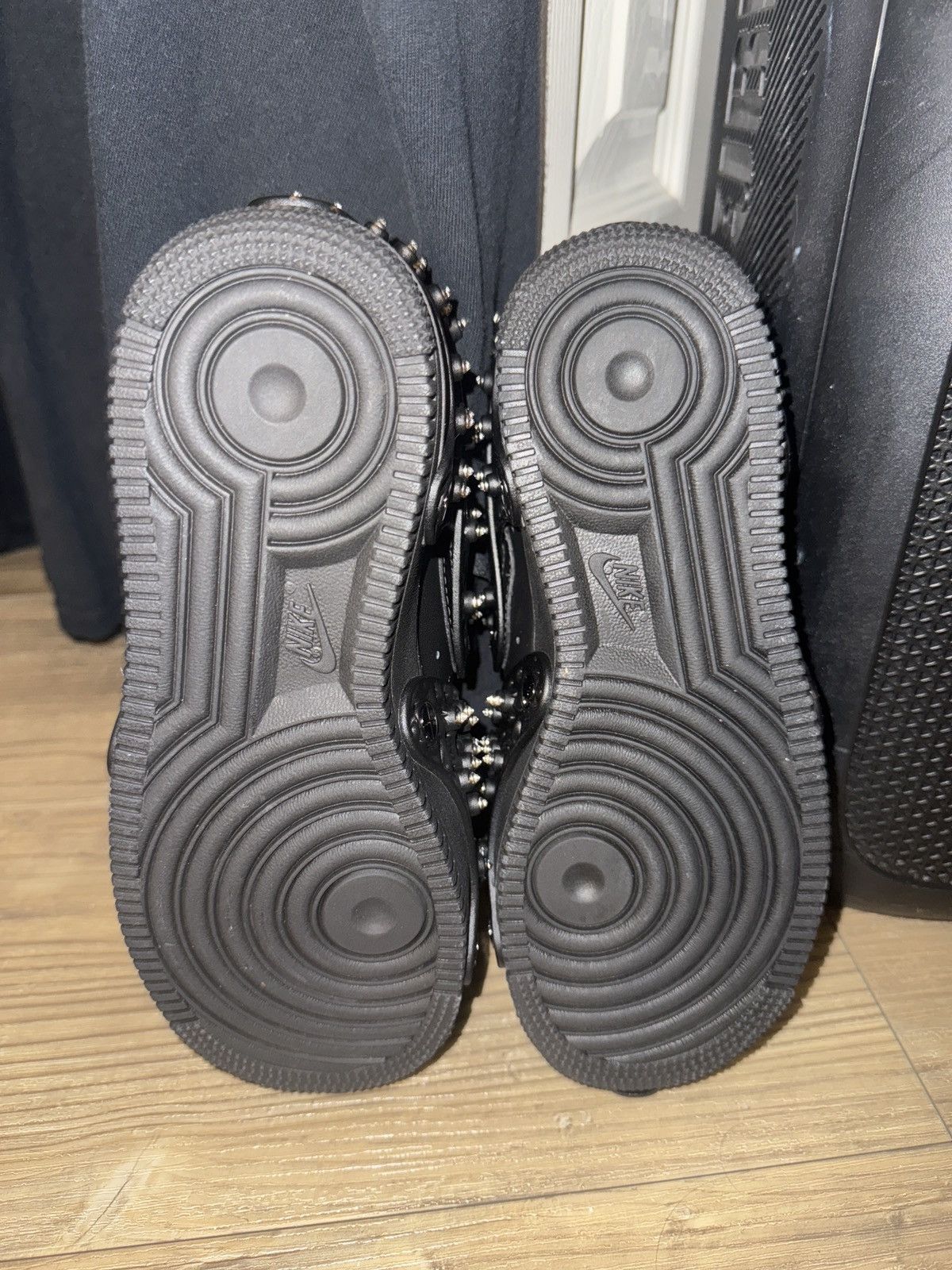Nike × Swarovski Nike Swarovski Air Force 1 Low Size US 6 / EU 39 - 3 Thumbnail