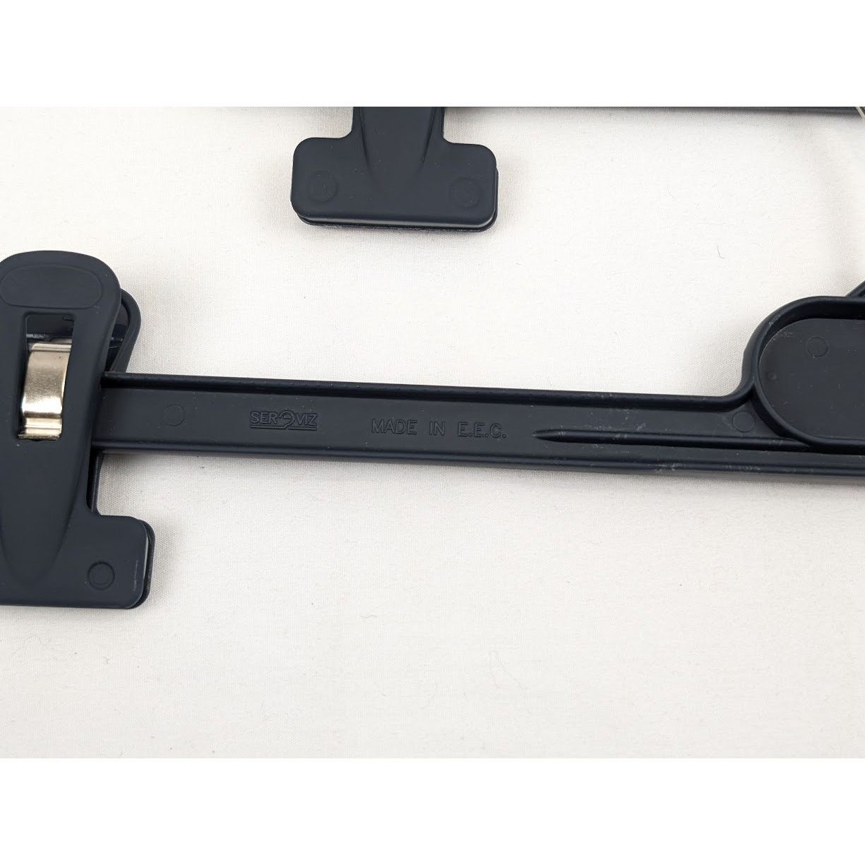 Dior o1rshd1 Size: OS / Hanger in Black Size ONE SIZE - 6 Thumbnail