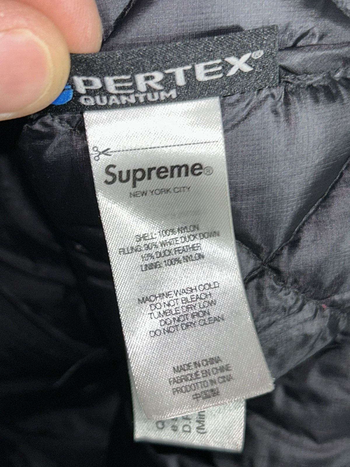 Supreme Supreme Spellout Quilted Lightweight Down Jacket Black SS22 Size US L / EU 52-54 / 3 - 9 Thumbnail