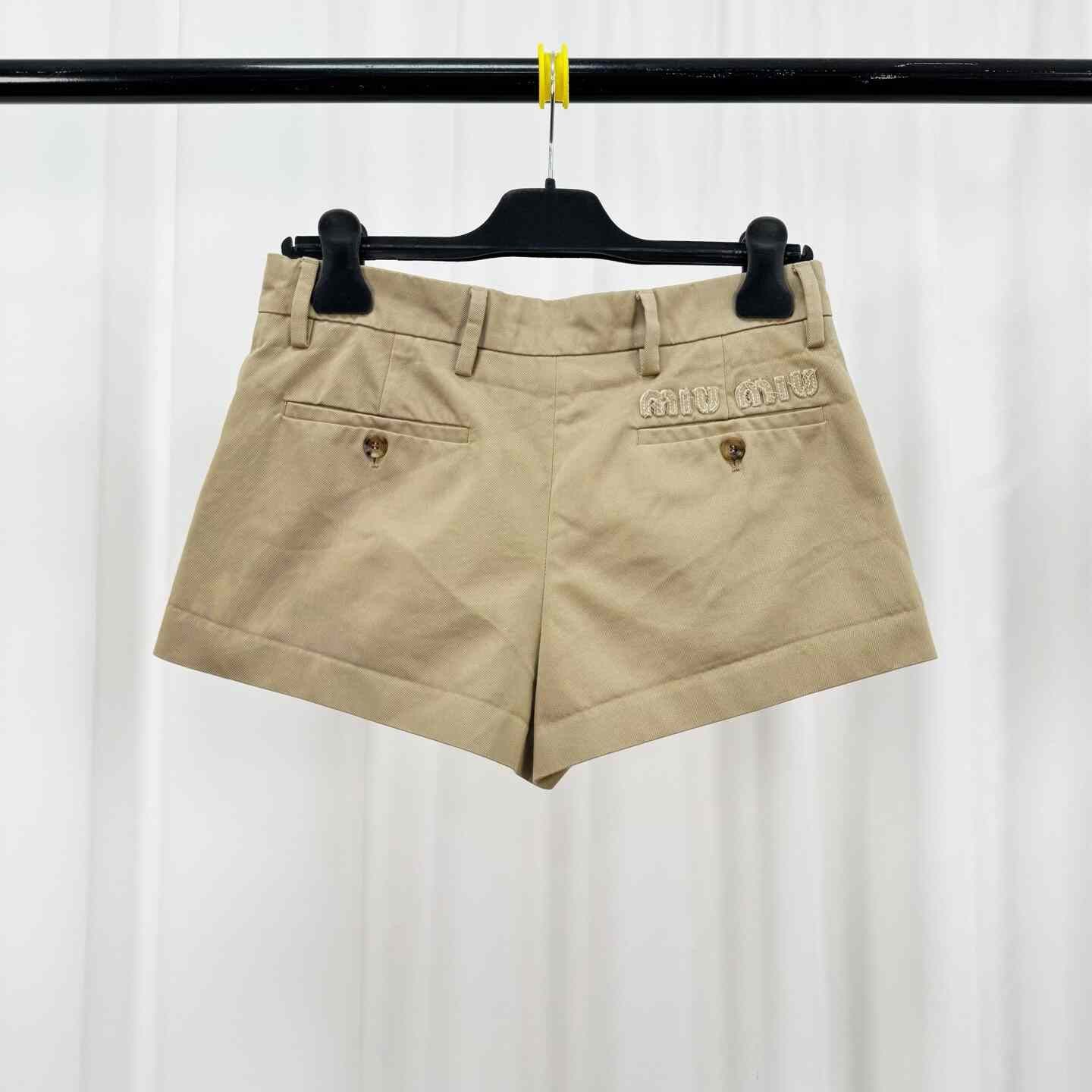 Miu Miu Miu Miu New Beige Embroidered Shorts Size 38" / US 16 / IT 52 - 1 Thumbnail