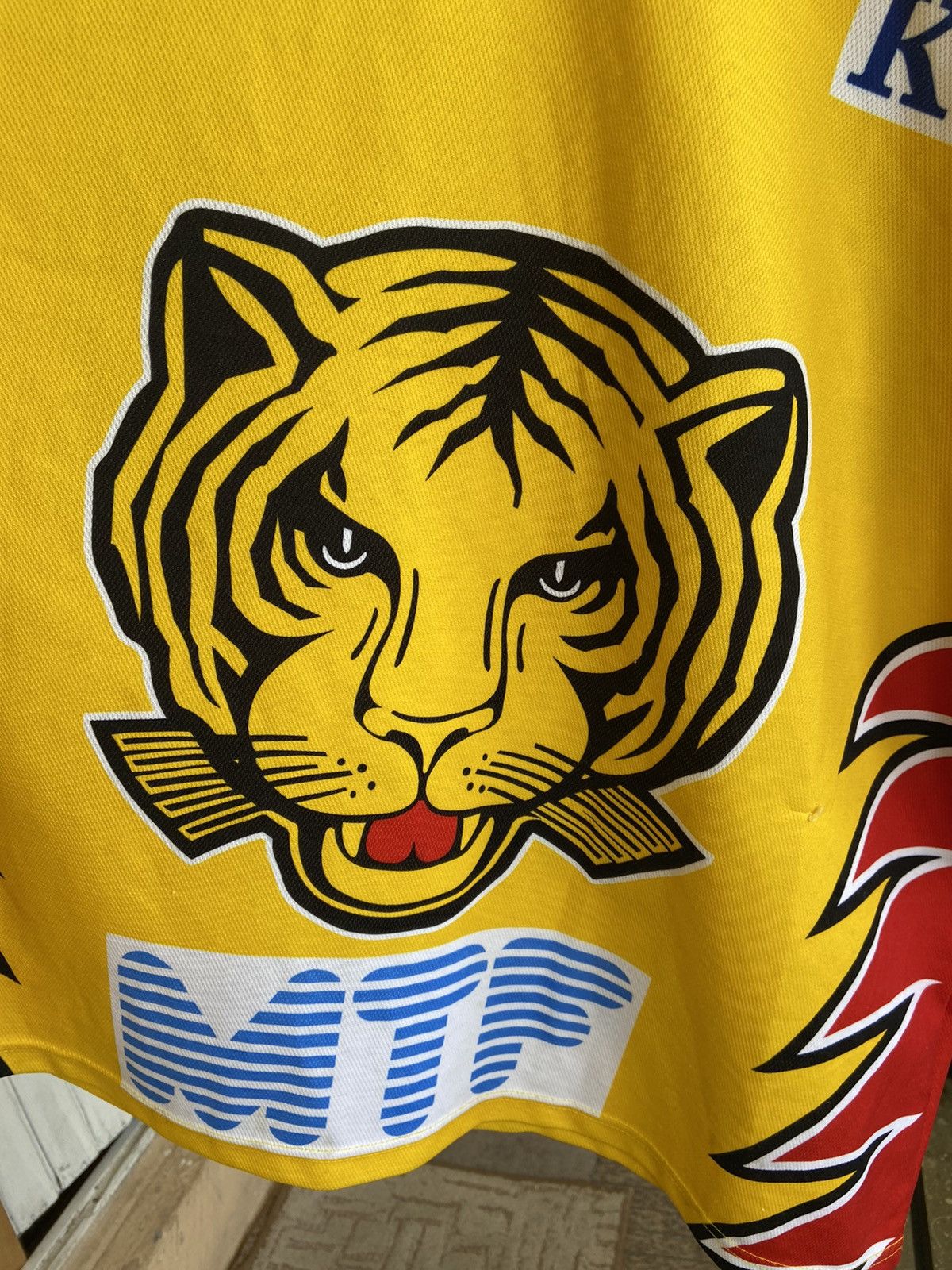 NHL SCL Tiger Langnau Switzerland NFL hockey Bauer Size US M / EU 48-50 / 2 - 4 Thumbnail