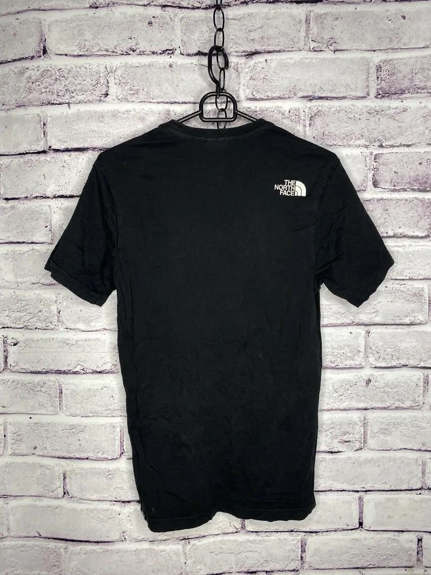 The North Face MENS vintage STREETWEAR The North Face T-Shirt Size XS / US 0-2 / IT 36-38 - 4 Thumbnail