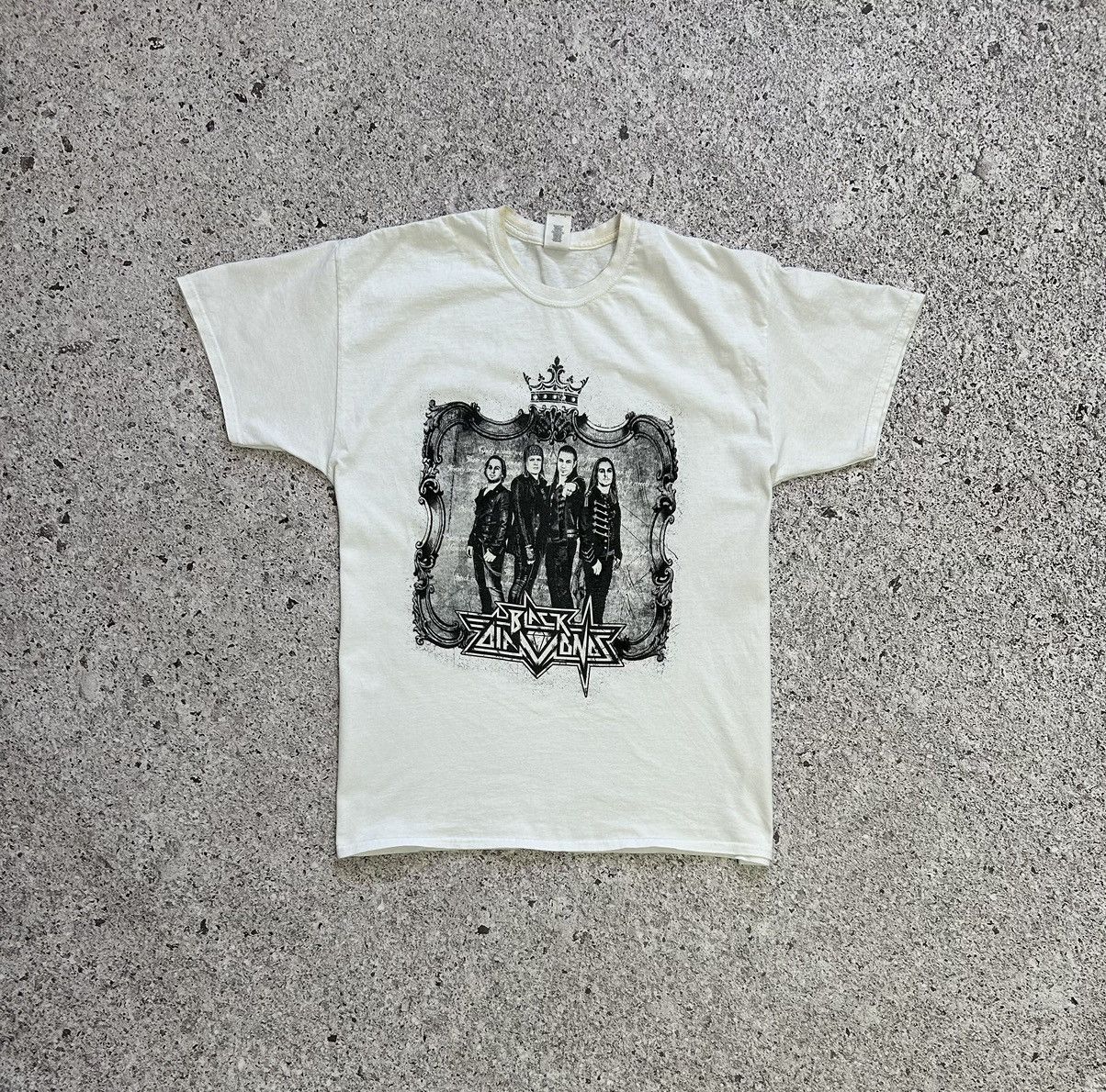 Band Tees Vintage 2000s Rock Band Black Diamonds T-Shirt Size US XL / EU 56 / 4 - 1 Thumbnail