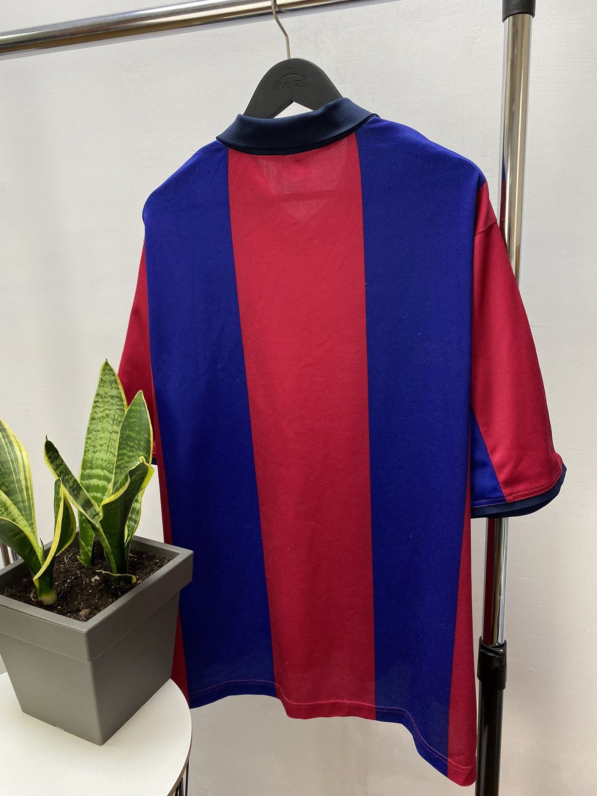 Vintage Vintage FC Barcelona 2000 2001 Home Soccer Jersey Size US XL / EU 56 / 4 - 22 Thumbnail