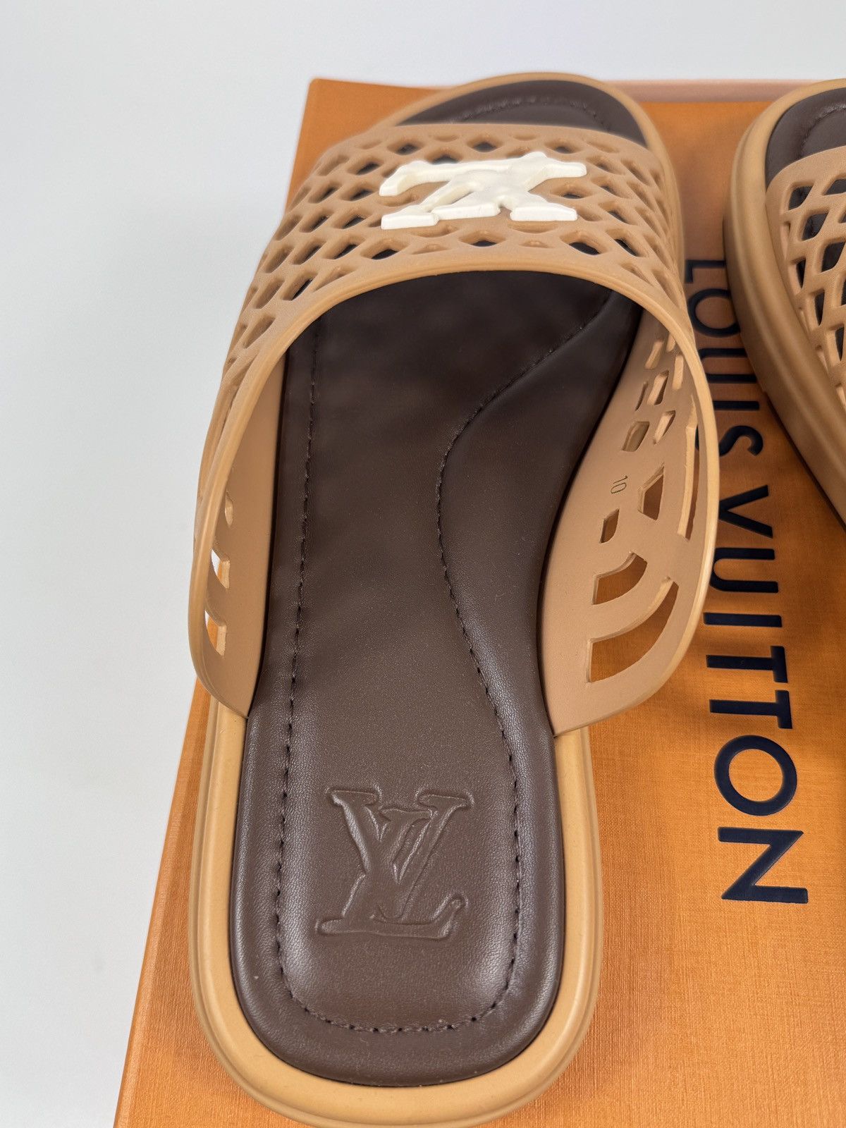 Louis Vuitton WAFFLE LV LOGO SLIDES ( VERY RARE ) Size US 10 / EU 43 - 3 Thumbnail