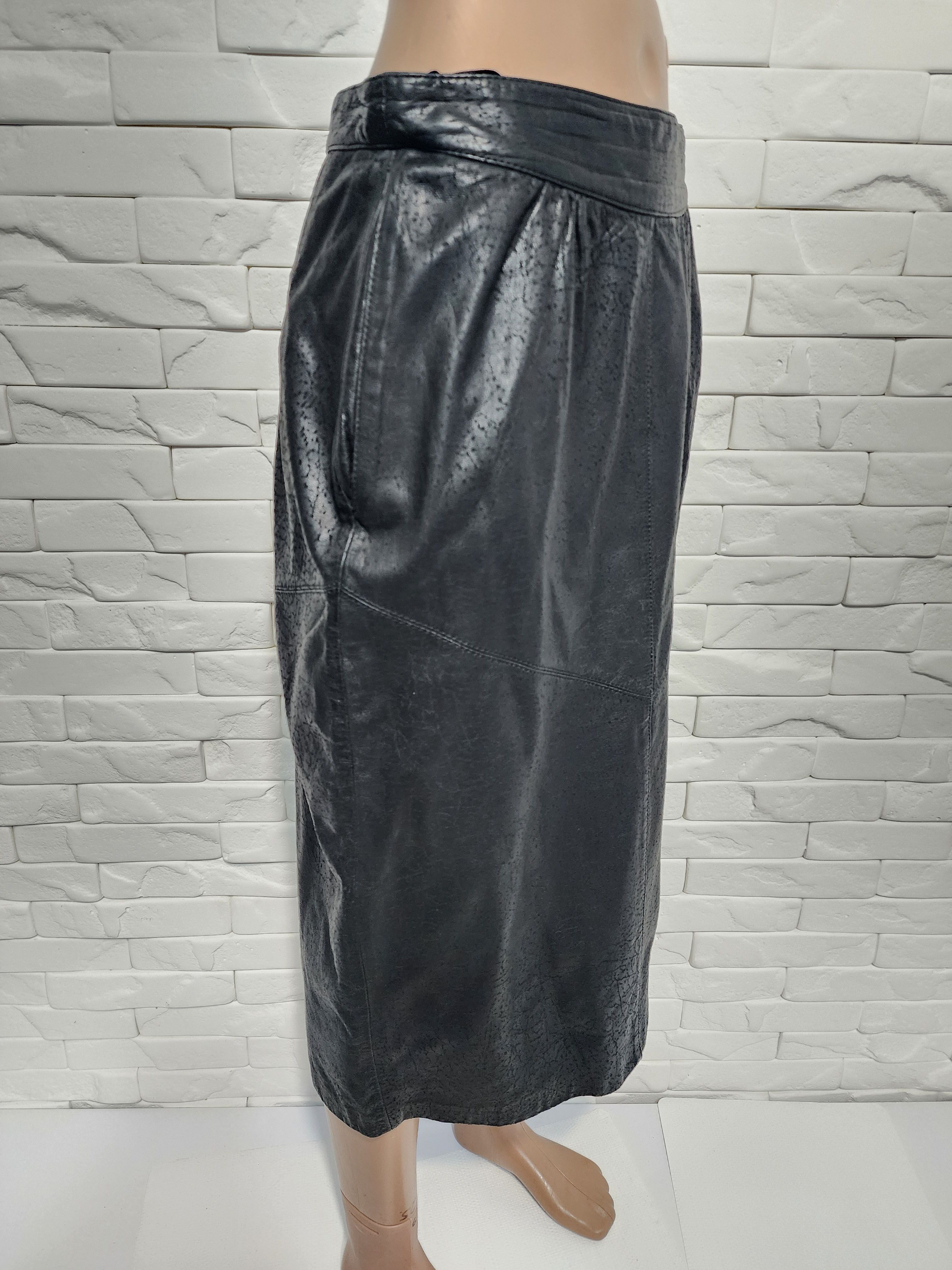 Genuine Leather Black leather skirt. Size 28" / US 6 / IT 42 - 3 Thumbnail