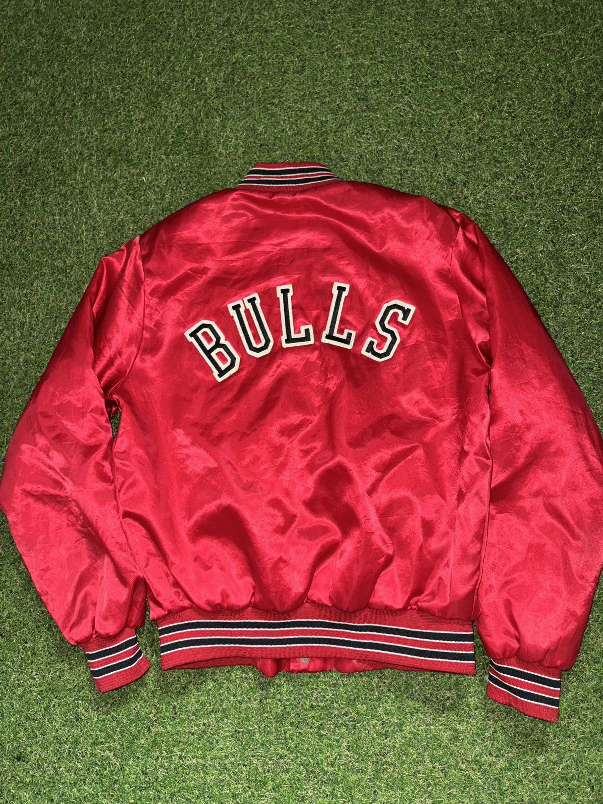 NBA Vintage Chicago Bulls bomber jacket Size US M / EU 48-50 / 2 - 6 Thumbnail