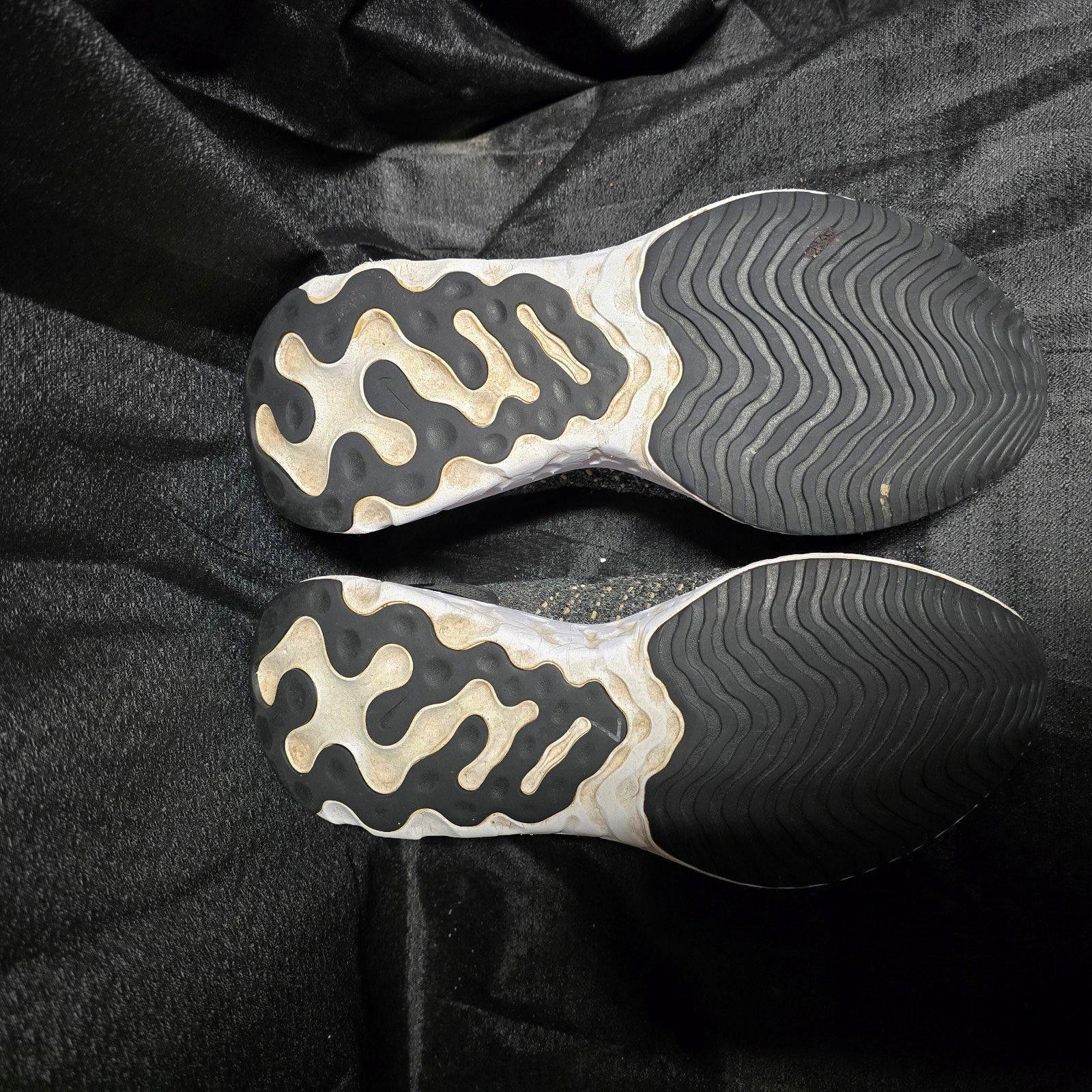 Nike Nike React Phantom Run FK 2 Flyknit Shoes Oreo Sz 11 Size US 11 / EU 44 - 7 Thumbnail