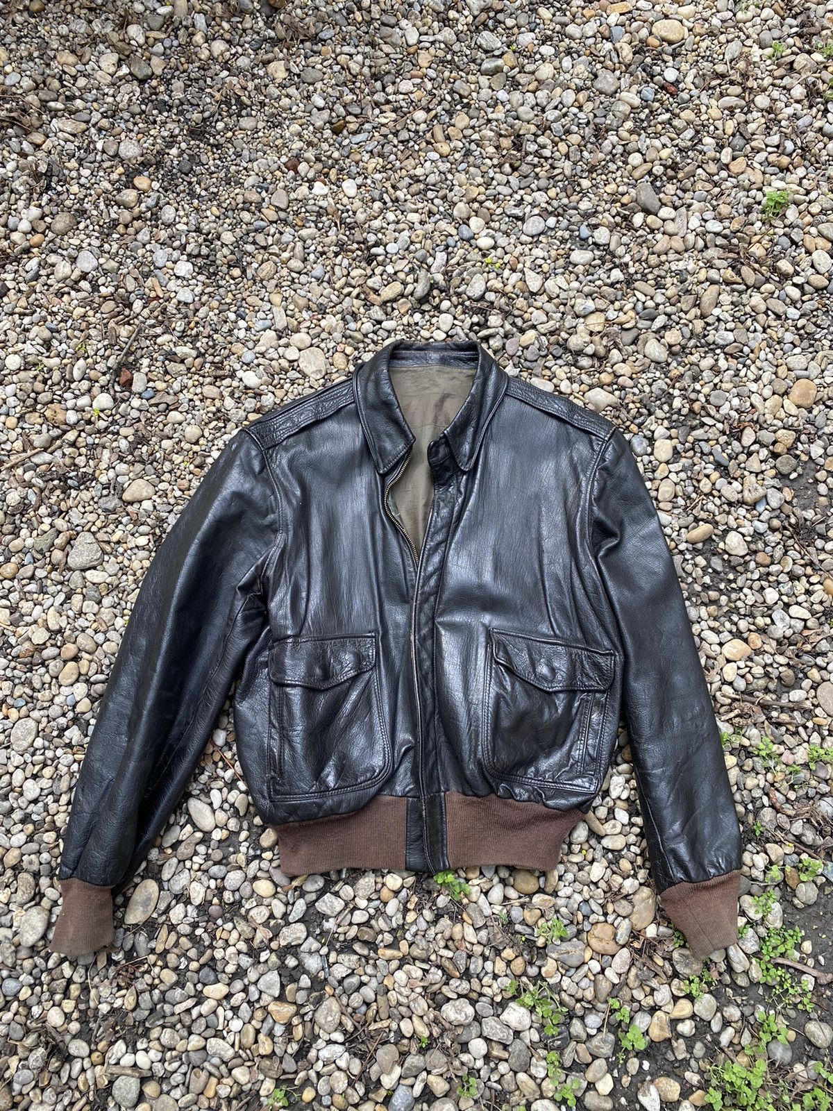 Vintage Vintage 50s Leather Flight Jacket Size US M / EU 48-50 / 2 - 1 Thumbnail