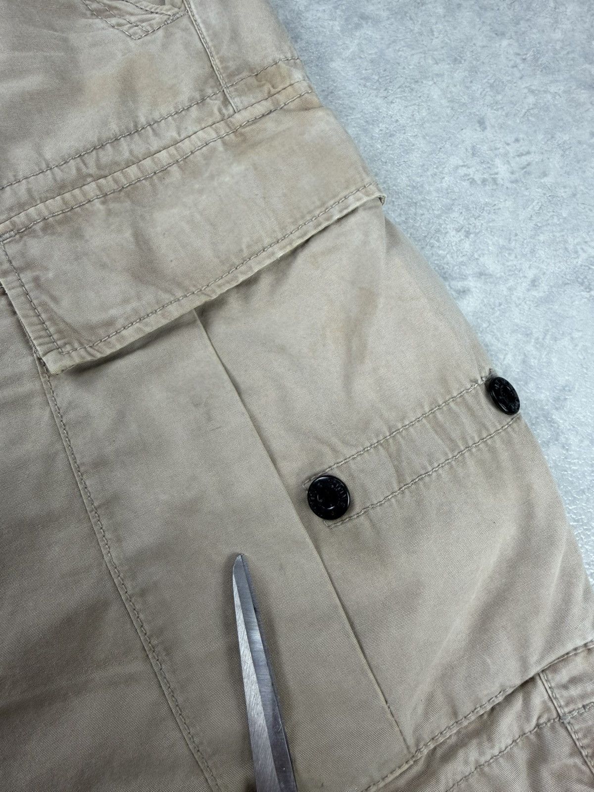 Stone Island Stone Island Cargo Shorts Beige Size W30 Size US 30 / EU 46 - 6 Thumbnail
