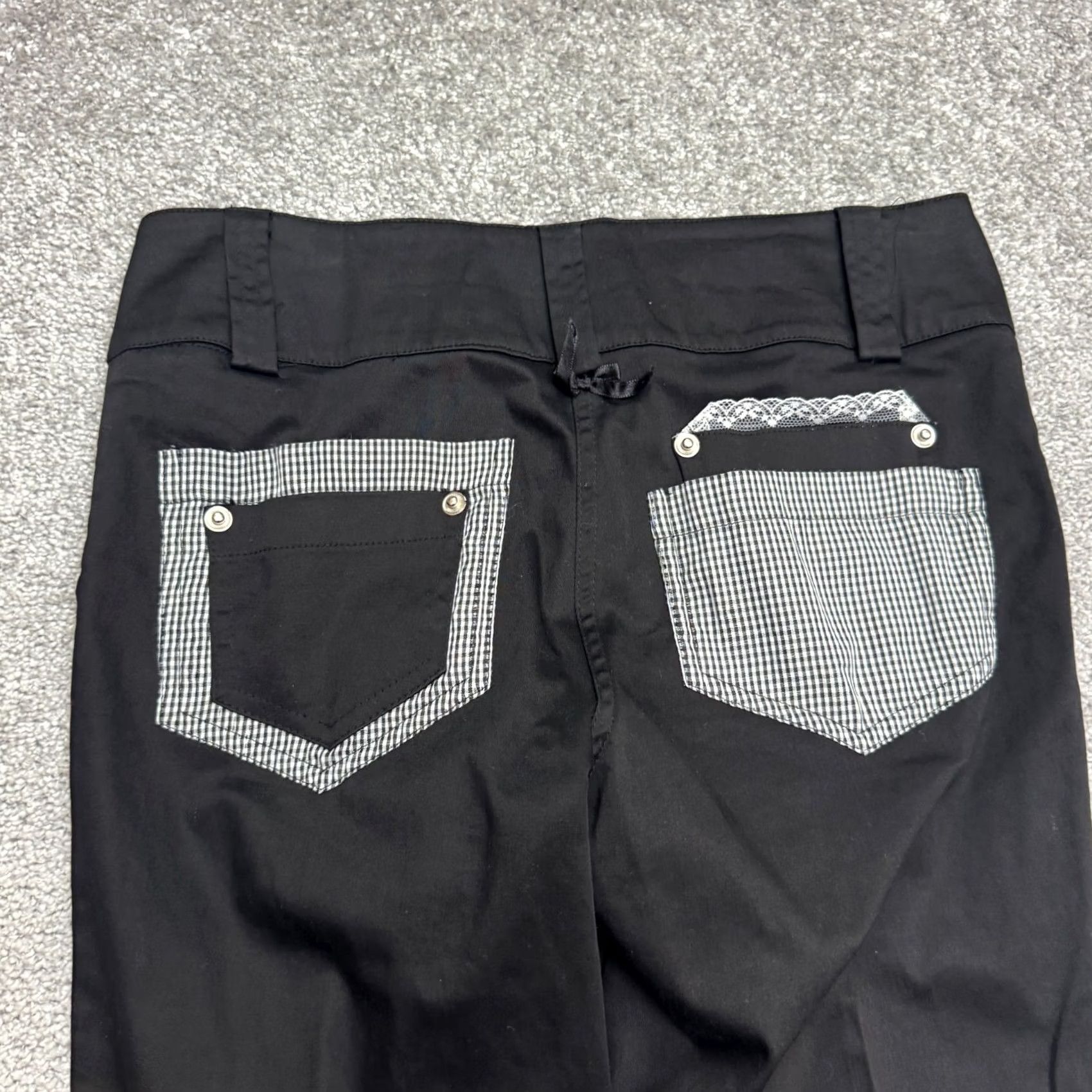 Vintage Na Na Paris Black Gingham Straight Leg Trouser Pants Womens 6 FR 8 Y2K Bows Button Casual Dressy Preppy Classic Size 28" / US 6 / IT 42 - 4 Thumbnail