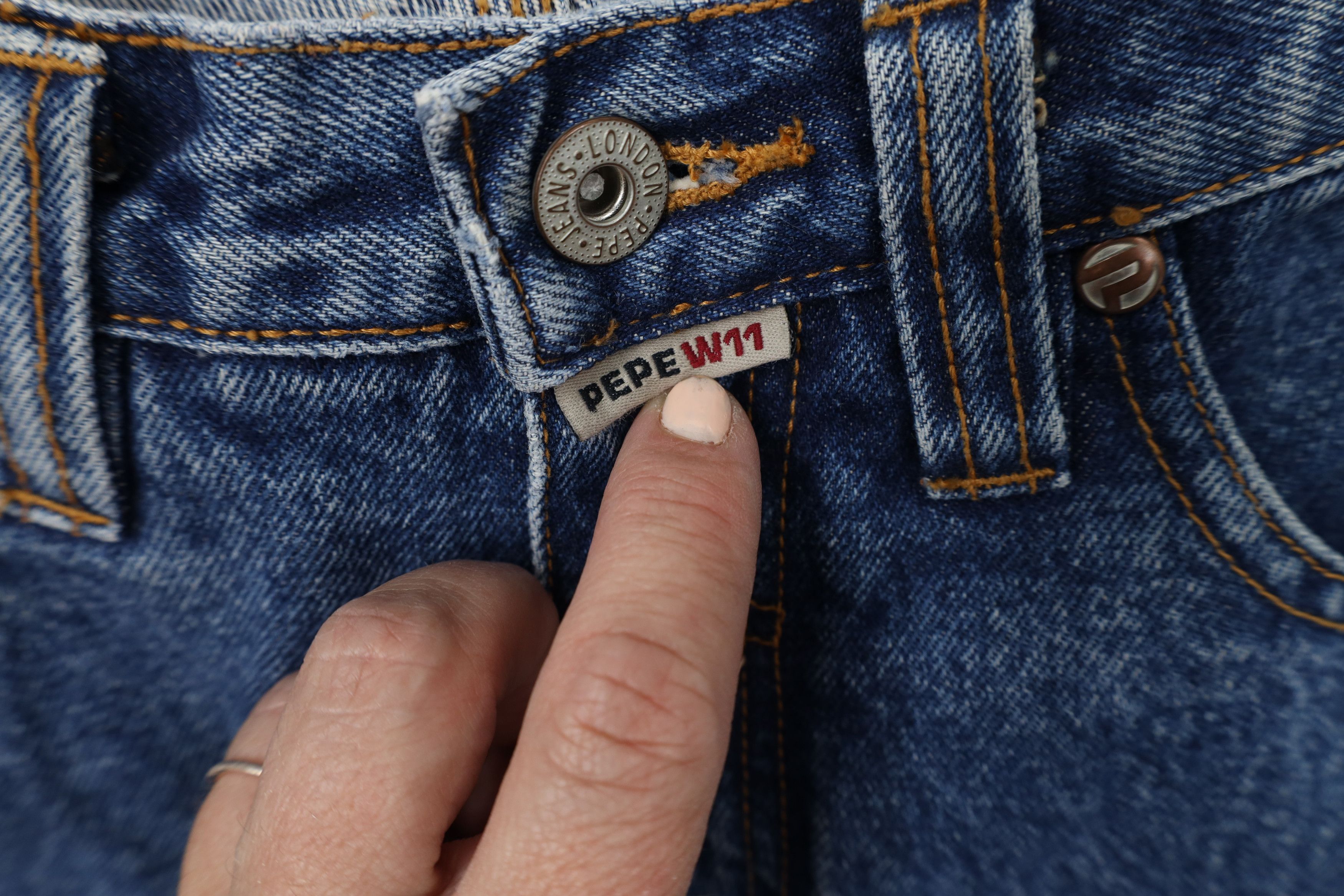 Pepe Jeans Vintage 90s Pepe Jeans Straight Leg Dungaree Denim Jeans Size US 28 / EU 44 - 8 Thumbnail