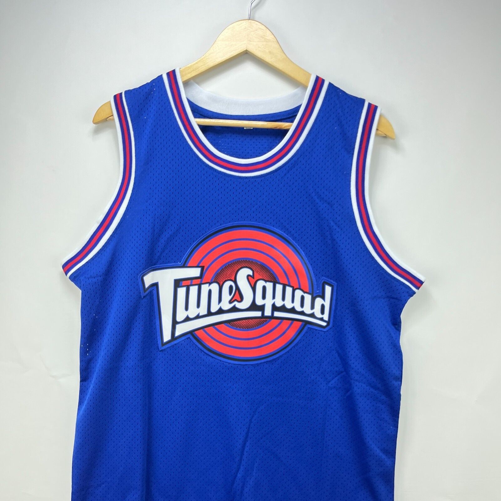 Vintage Vintage Tune Squad Looney Tunes Bugs Bunny Small Jordan Size US S / EU 44-46 / 1 - 2 Thumbnail