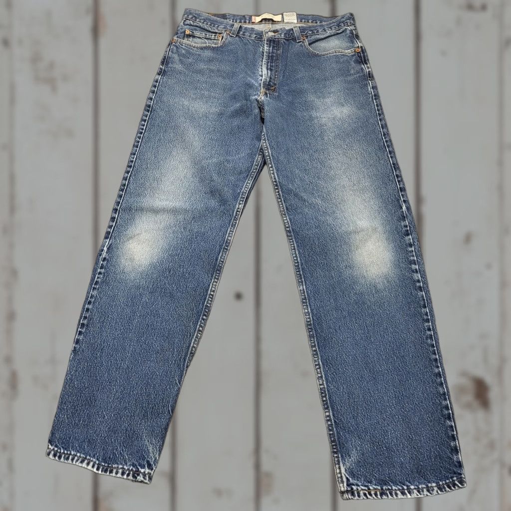 Levi's VINTAGE Levi's 550 Jeans Mens 36x34 Blue Denim Relaxed Fit Straight Leg 2004 Y2K USA Mens Size US 36 / EU 52 - 1 Thumbnail