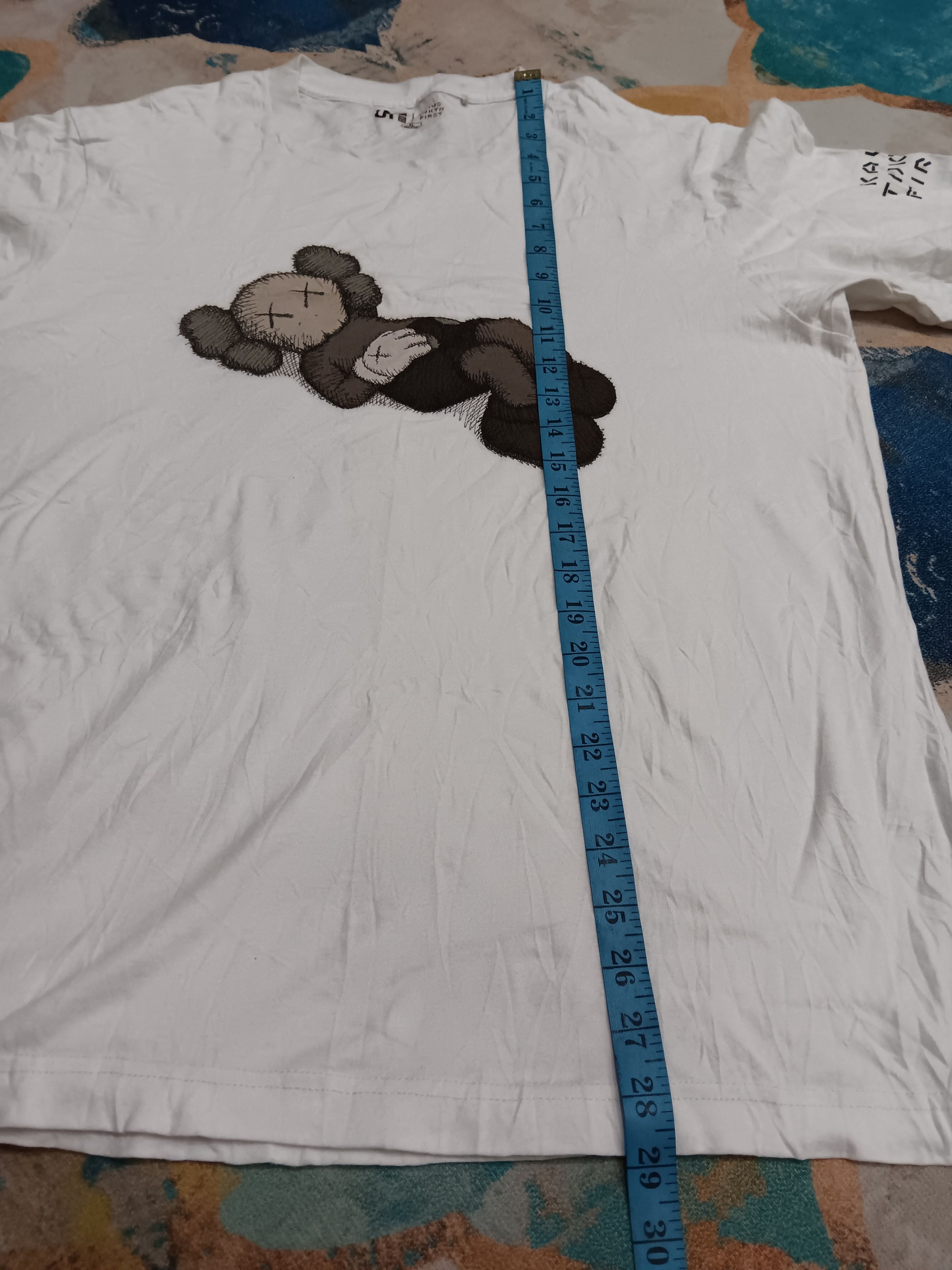 Japanese Brand × Kaws Kaws sleeping x Uniqlo Tokyo first Mori artist graffiti tee Size US XL / EU 56 / 4 - 10 Thumbnail
