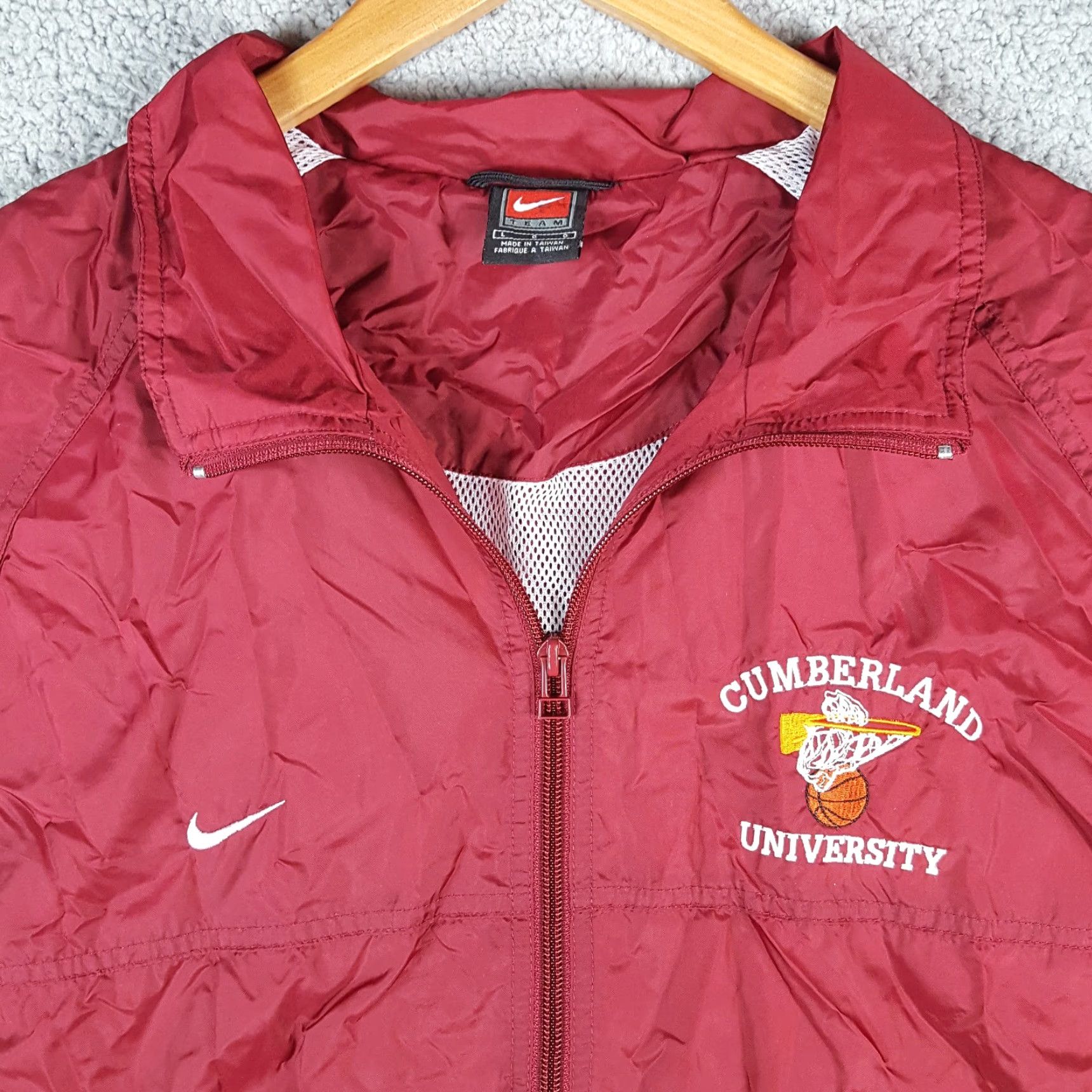 Nike VINTAGE Nike Cumberland University Basketball Men's Size L Swoosh Windbreaker Jacket Size US L / EU 52-54 / 3 - 2 Thumbnail