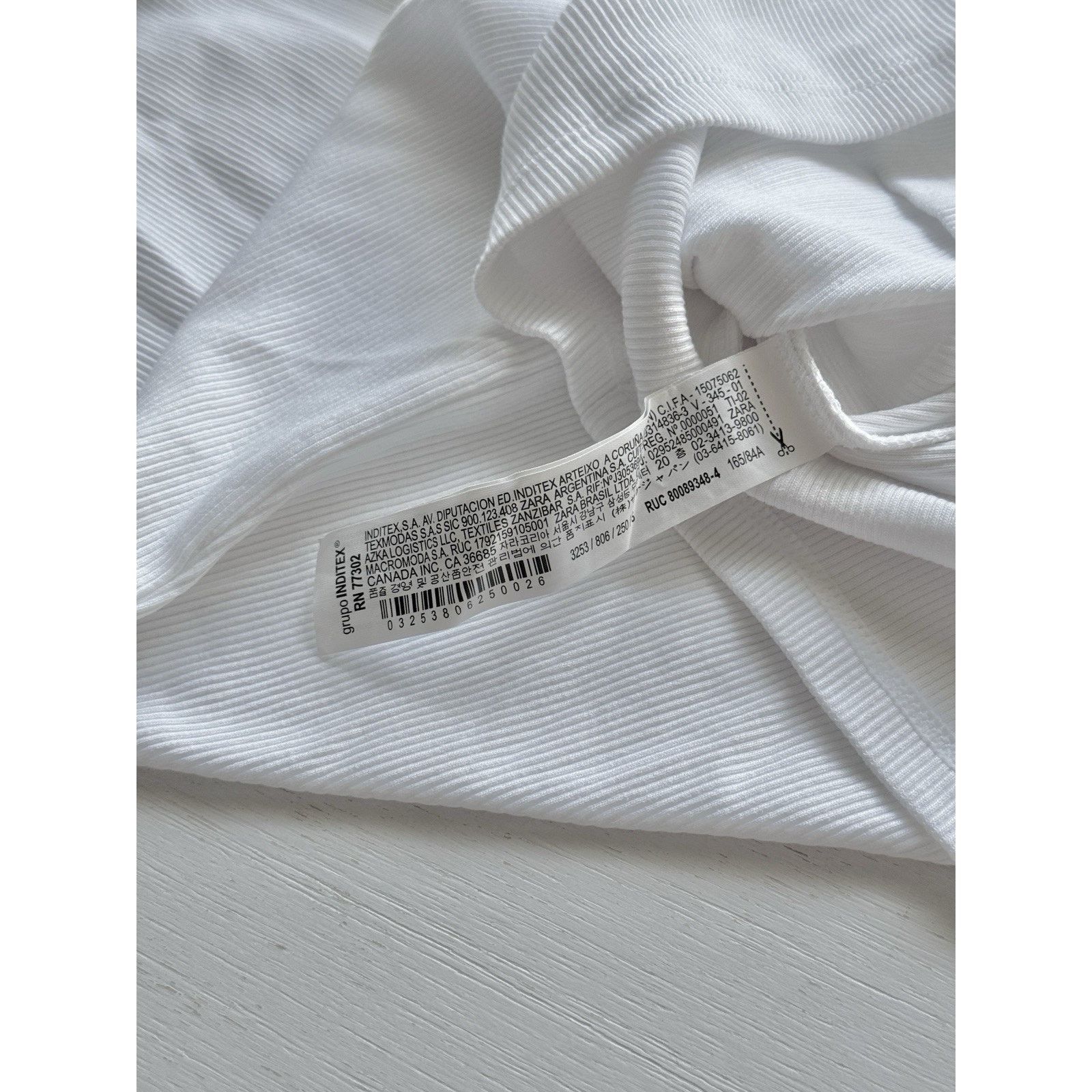 Zara NWOT ZARA Women’s Puffer Shoulder Mini White Dress S Size S / US 4 / IT 40 - 5 Thumbnail