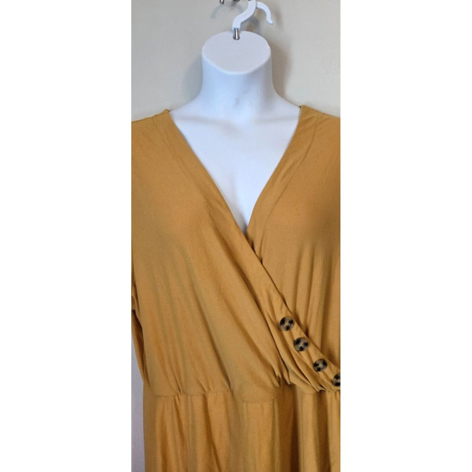 Vintage Derek Heart Wrap Dress 3X Mustard Gold Short Sleeve V-Neck Knee Length Polyester Spandex Tortoiseshell Buttons Women Dress Wrap Ladies Womens Size XXL / US 16-18 / IT 52-54 - 6 Thumbnail