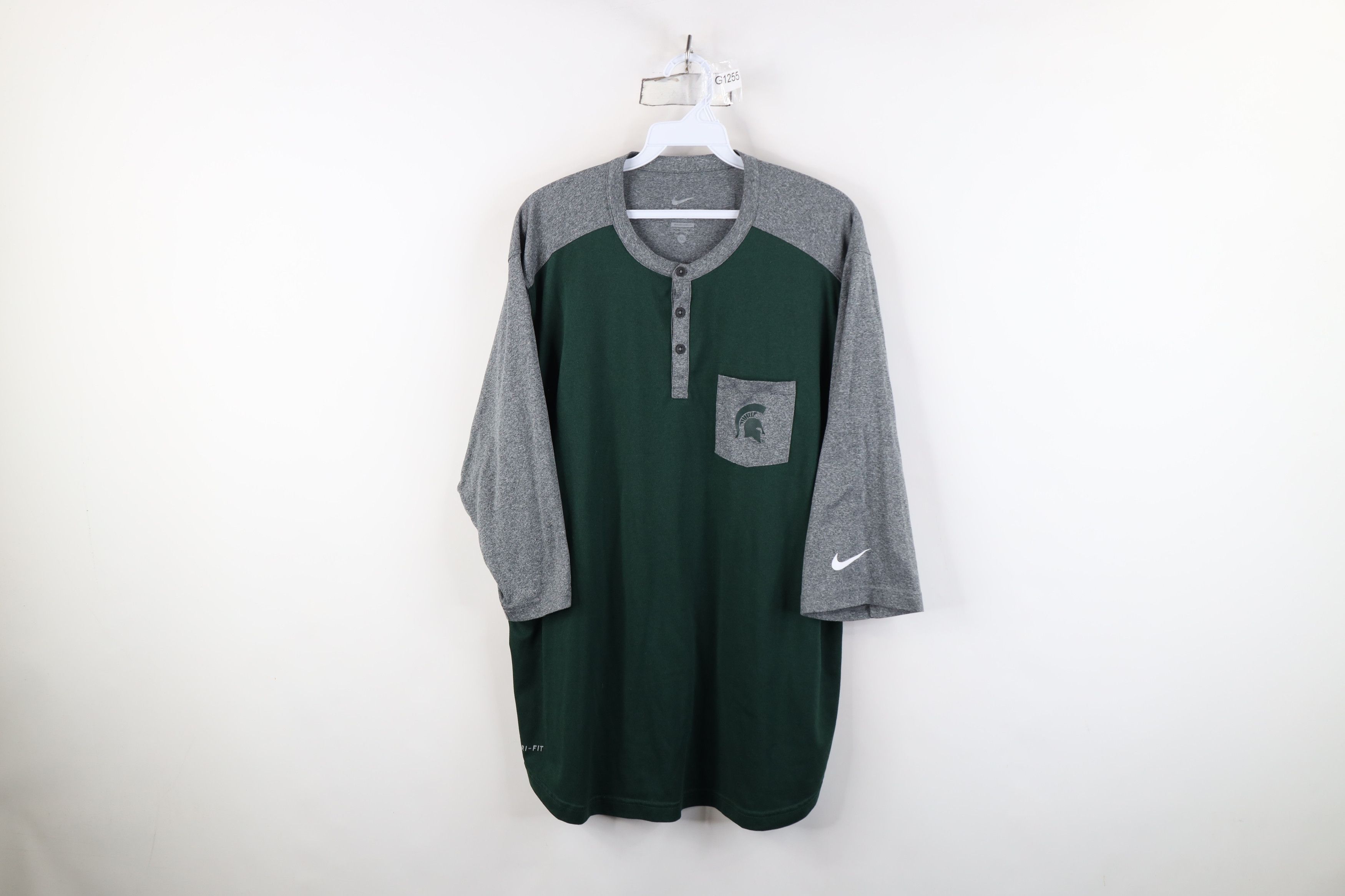 Nike Nike University 3/4 Sleeve Raglan Henley T-Shirt Green Size US XL / EU 56 / 4 - 1 Thumbnail