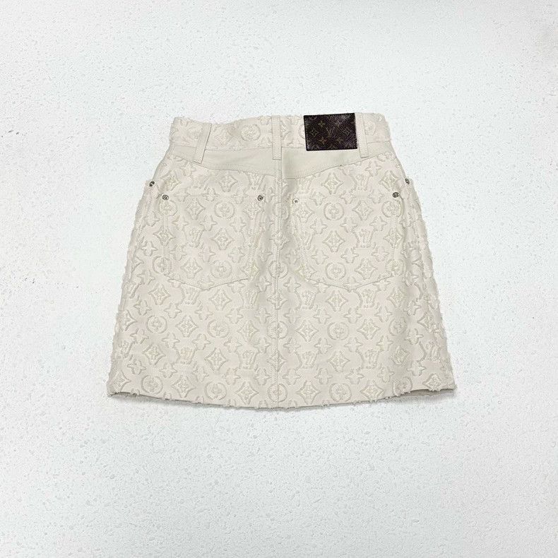 Louis Vuitton Louis Vuitton White Zip Embossed Mini Skirt-2506 Size 33" - 2 Thumbnail
