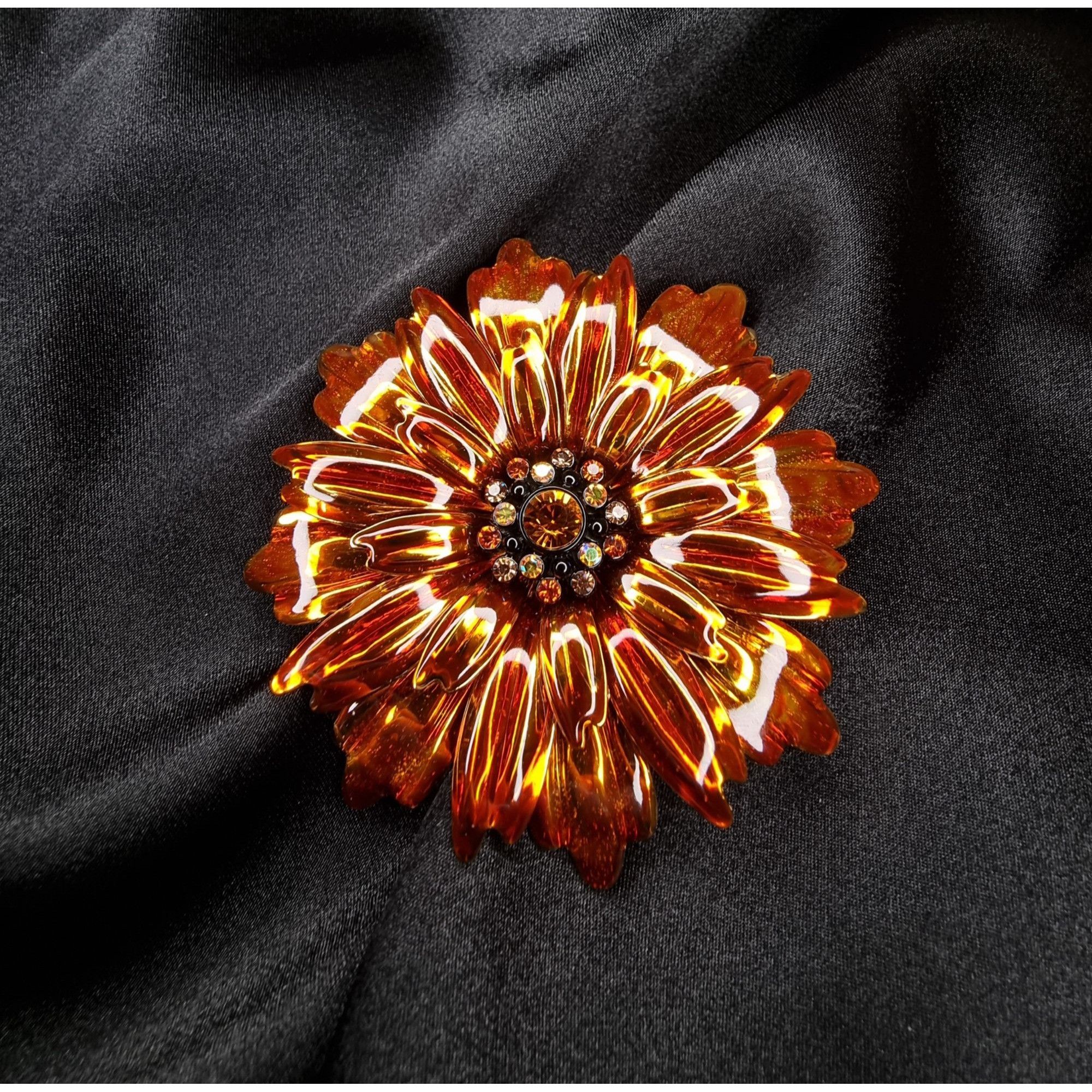 Joan Rivers Vintage Joan Rivers Classics Collection Amber Flower Brooch Size ONE SIZE - 5 Thumbnail