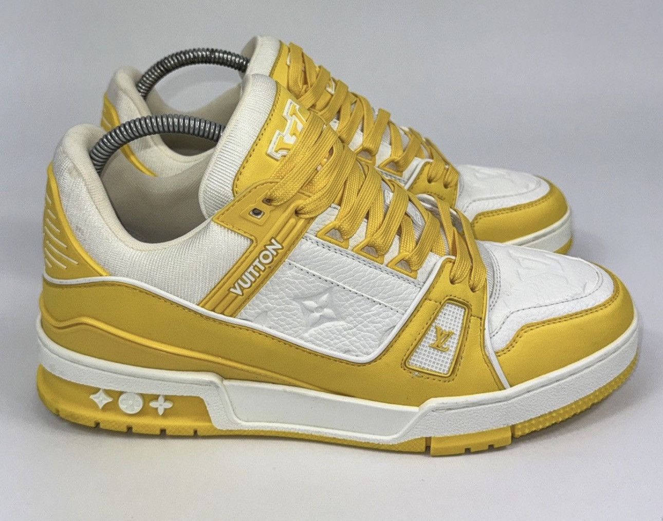 Louis Vuitton CLASSIC MONOGRAM SNEAKERS Size US 9 / EU 42 - 2 Thumbnail