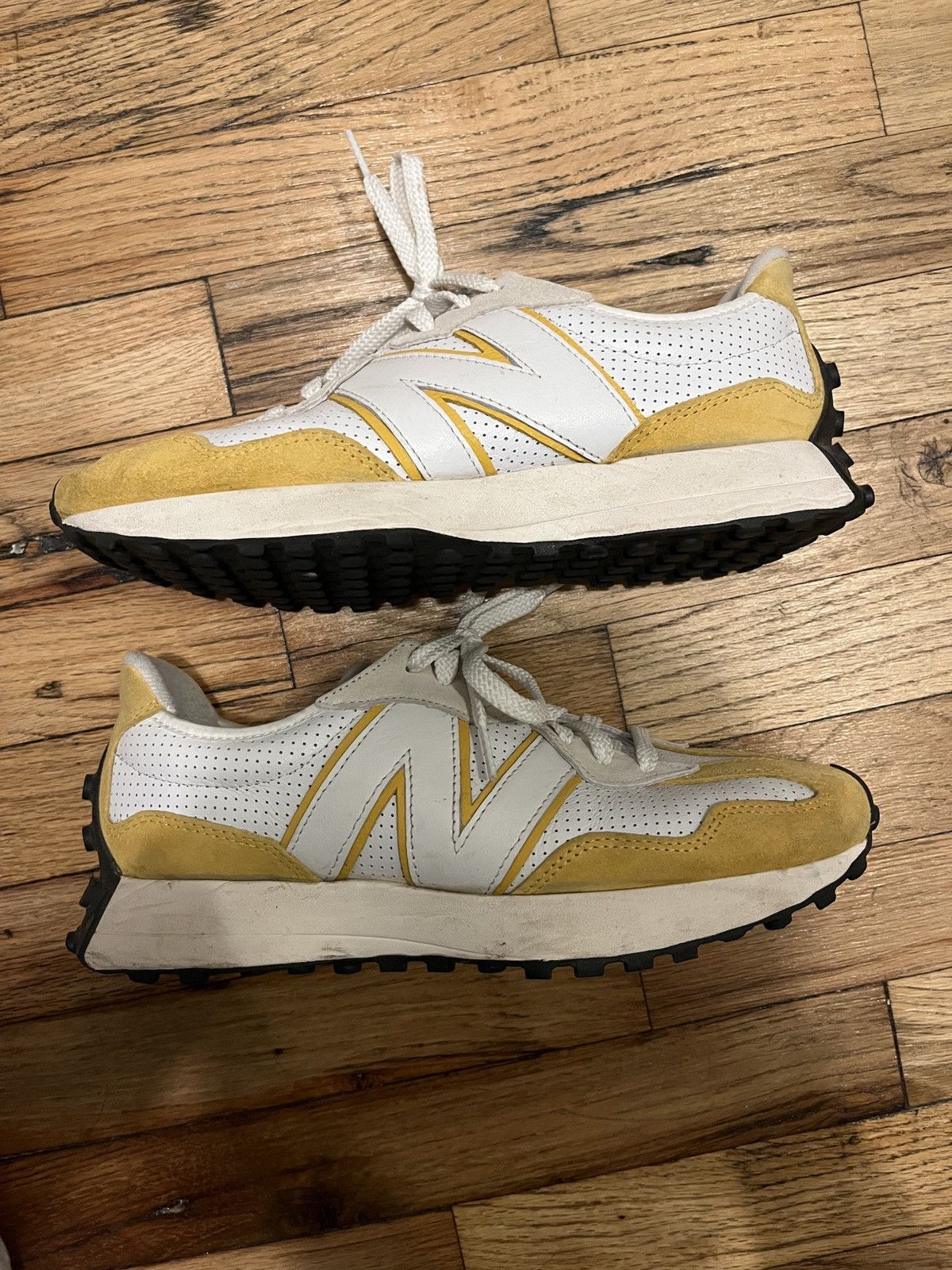 New Balance New Balance 327 Primary Pack - Yellow Size US 9 / EU 42 - 1 Thumbnail