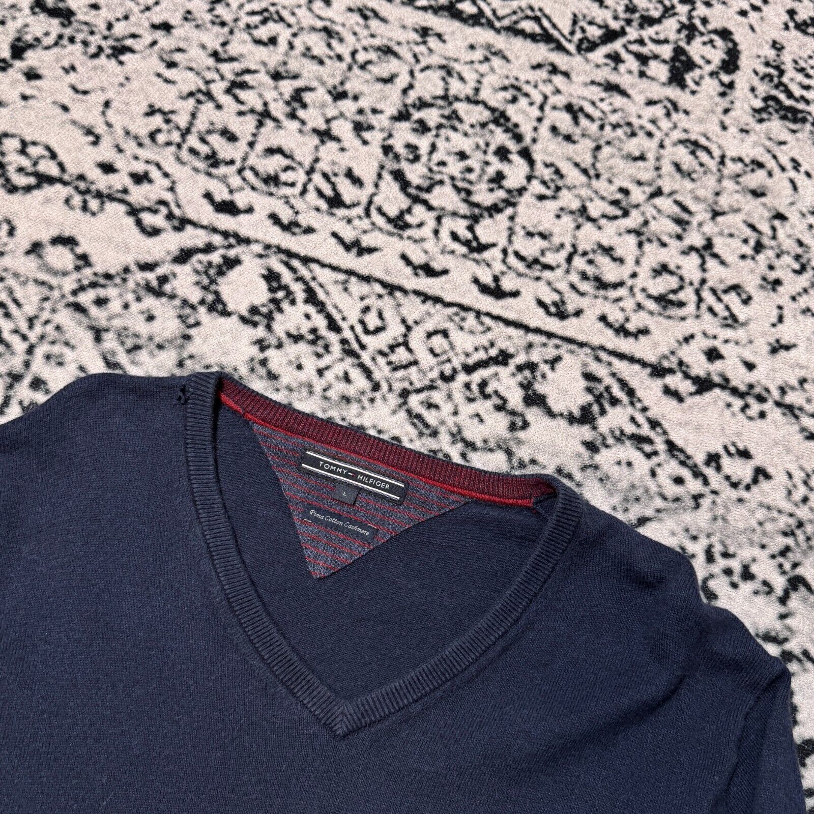 Tommy Hilfiger × Vintage Vintage Tommy Hilfiger Navy Blue Cotton Crewneck Size L Size US L / EU 52-54 / 3 - 12 Thumbnail