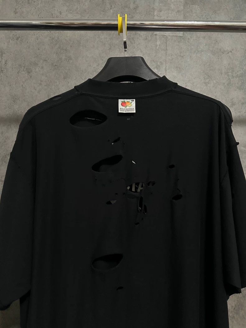 Balenciaga Balenciaga 24fw Embroidered Logo Ripped Short Sleeve T-Shi Size US M / EU 48-50 / 2 - 7 Thumbnail