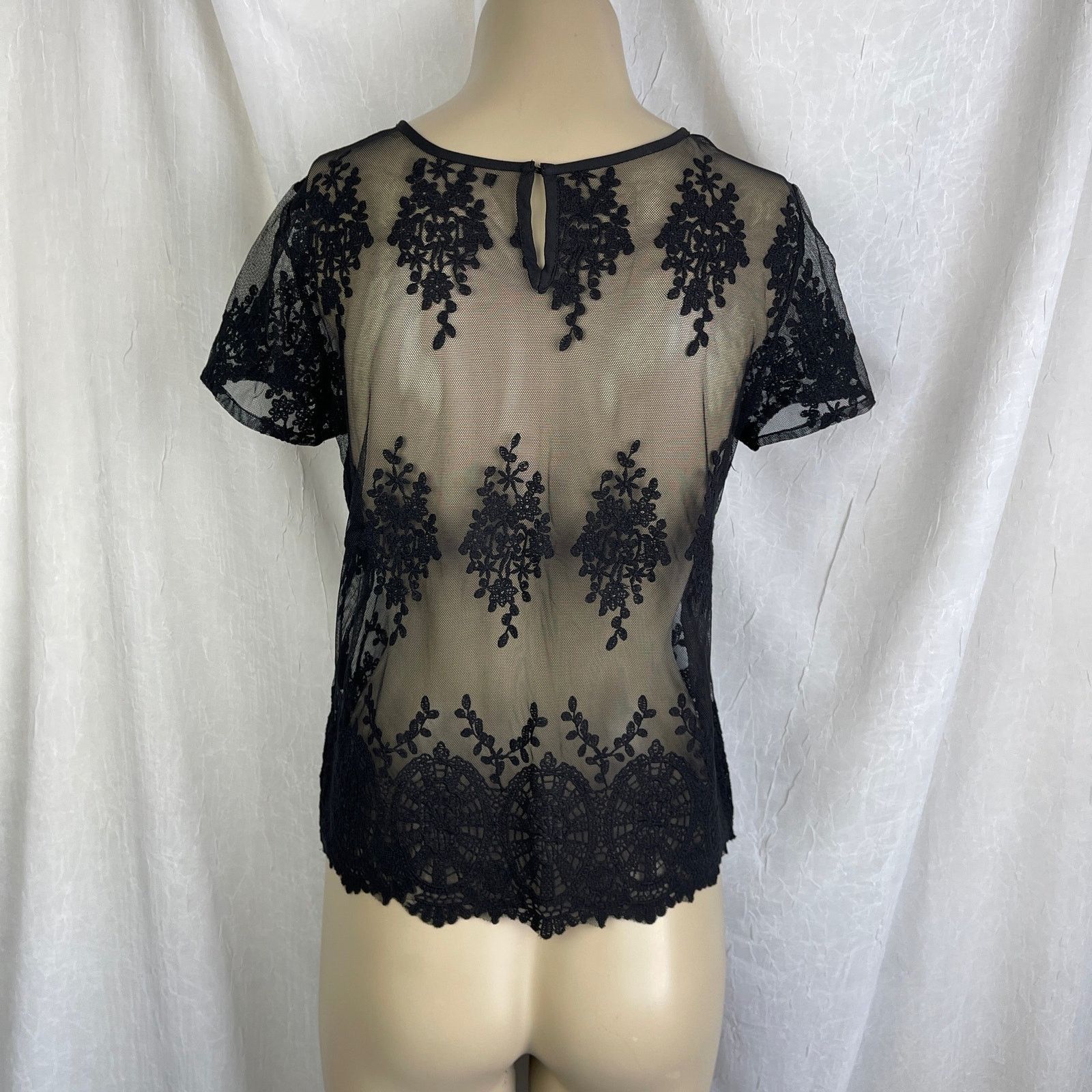 Forever 21 Black Sheer Mesh Lace T Shirt Scalloped Hem Forever 21 Small Size S / US 4 / IT 40 - 6 Thumbnail