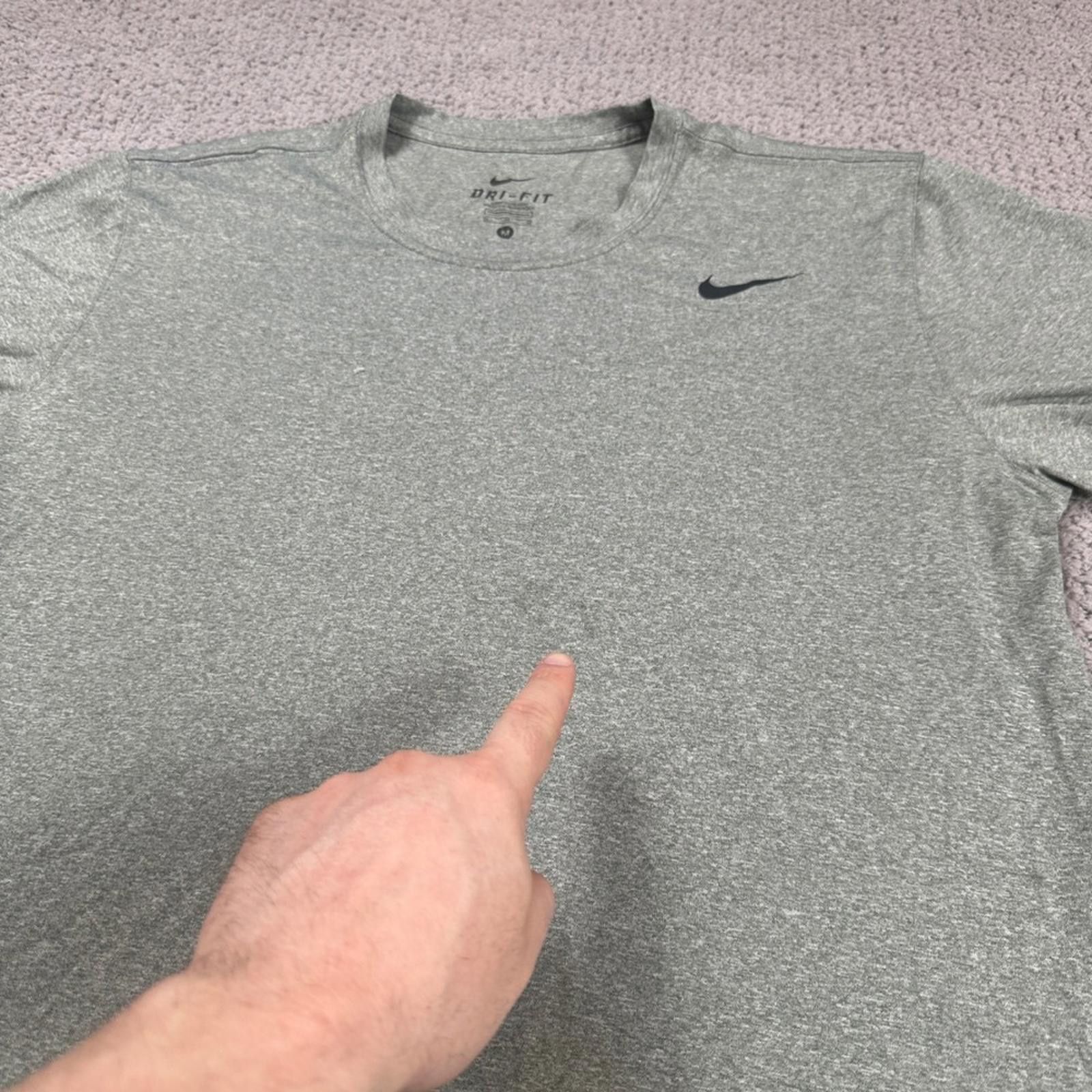 Nike Nike Dri Fit T Shirt Men M Gray Athletic Short Sleeve Swoosh Size US M / EU 48-50 / 2 - 7 Thumbnail