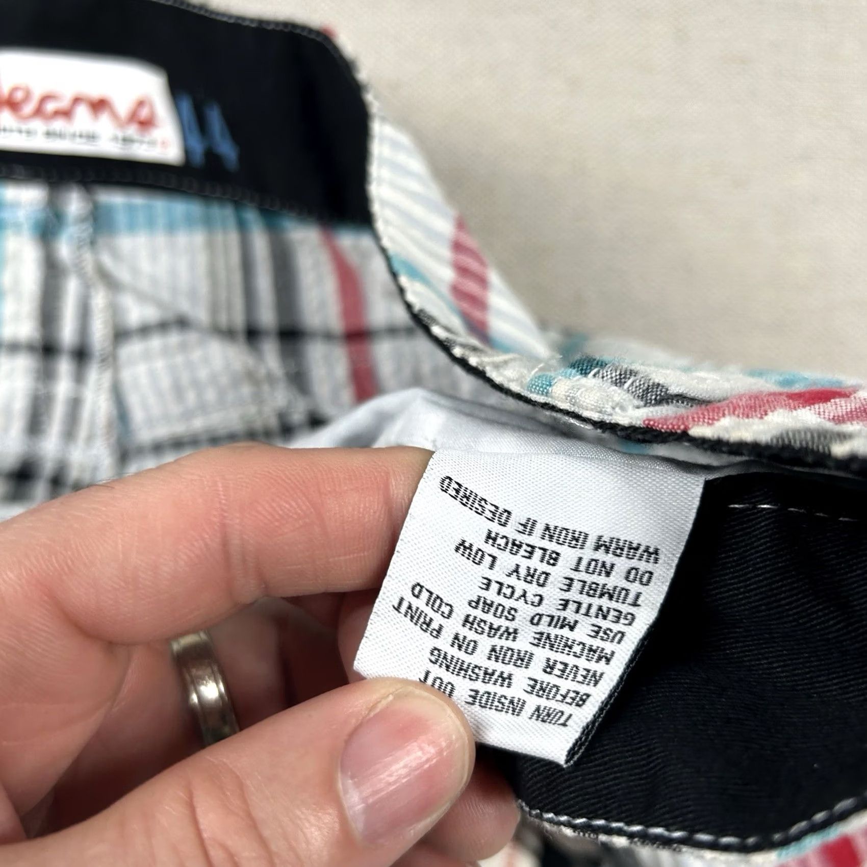 Pepe Jeans Pepe Jeans London Shorts Mens 44 Plaid Seersucker Bermuda Hip Hop Relaxed Baggy Multicolor Cotton Canvas 5-Pocket Inseam 14in Button Front 44 Mens Size US 44 / EU 60 - 6 Thumbnail
