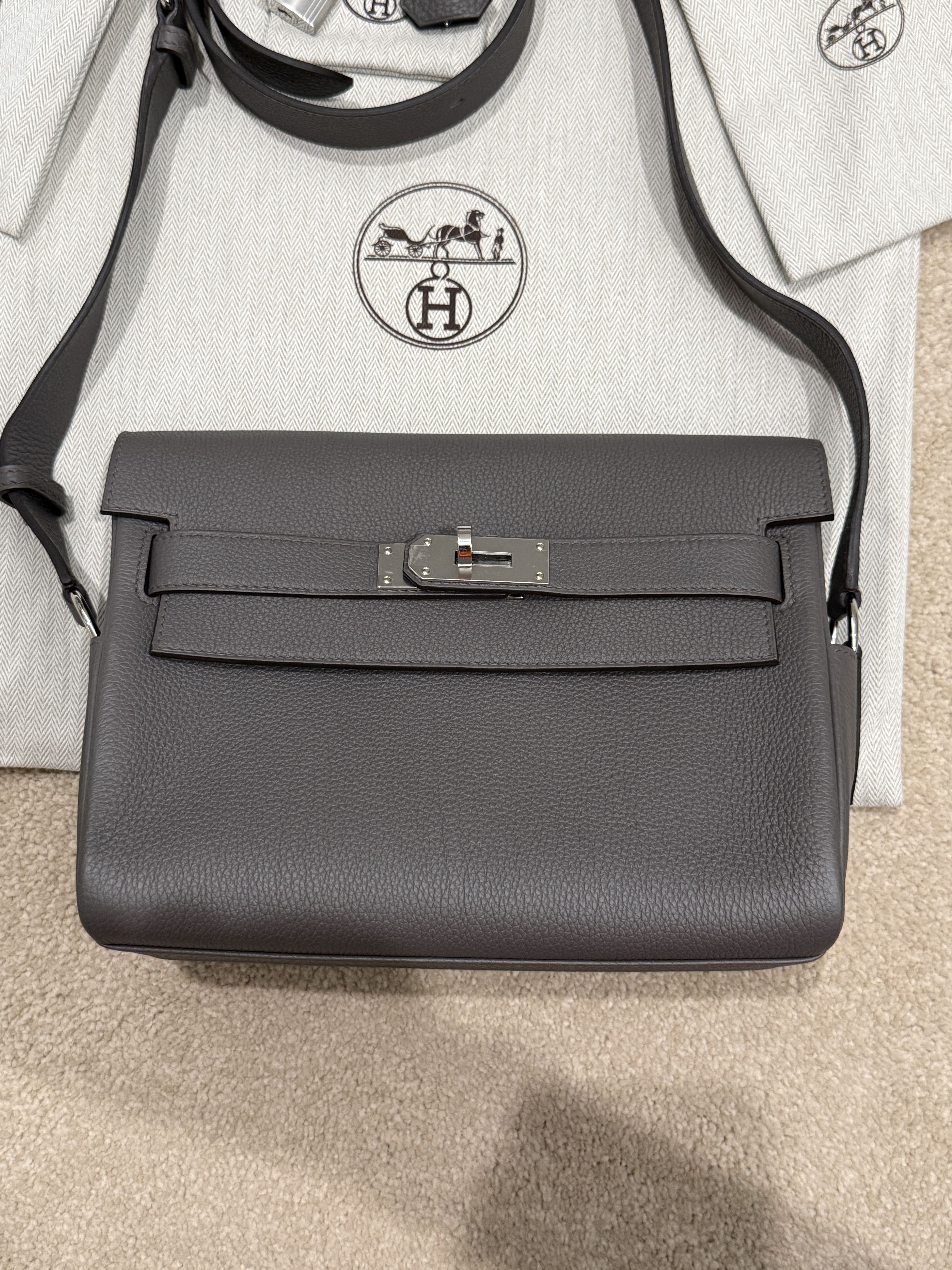 Hermes 2026 Brand New Grey Rare Hermès Kelly Messenger Bag PM Size ONE SIZE - 12 Thumbnail