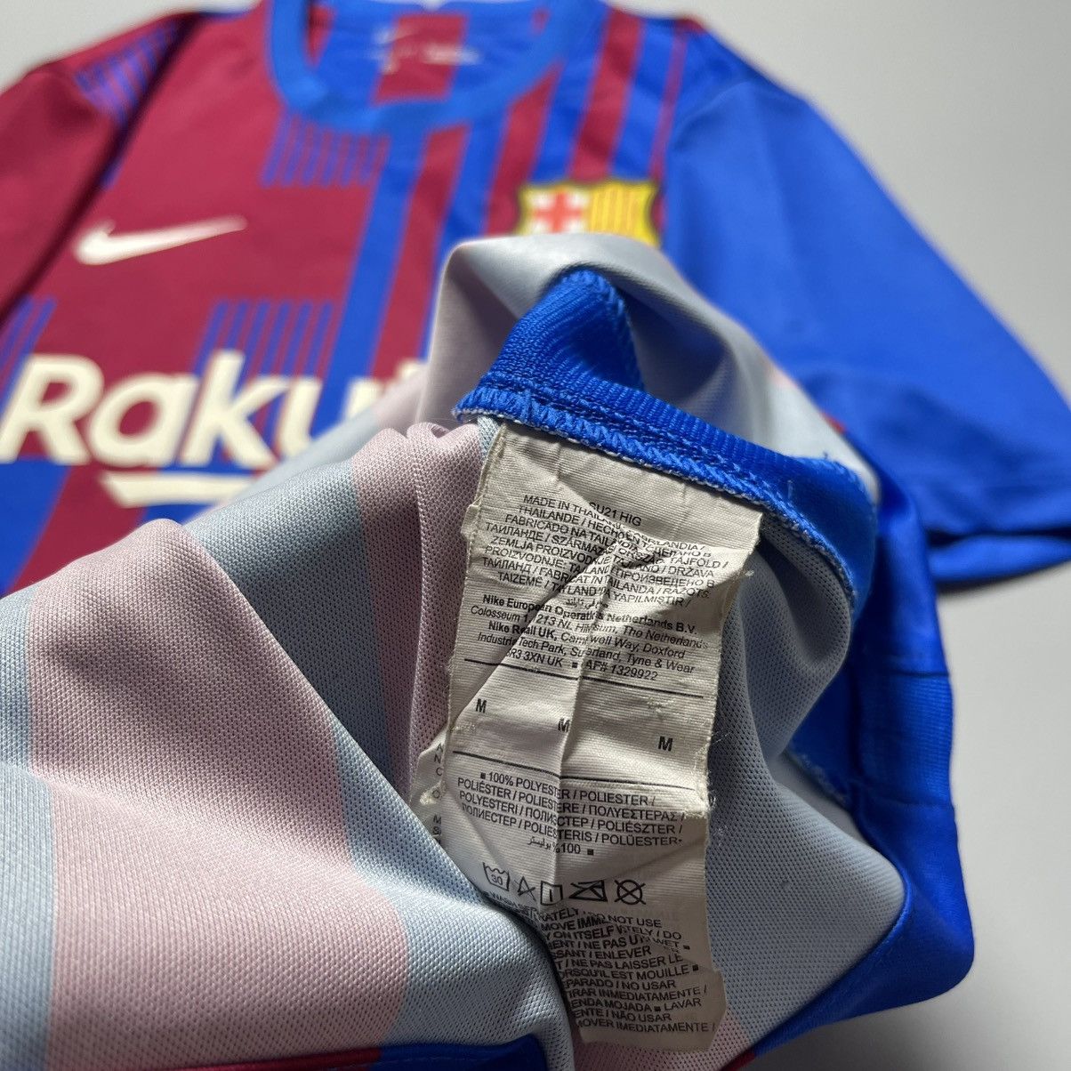 Nike BARCELONA NIKE 2021/2022 FOOTBALL HOME JERSEY #19 AGUERO Size US M / EU 48-50 / 2 - 12 Thumbnail