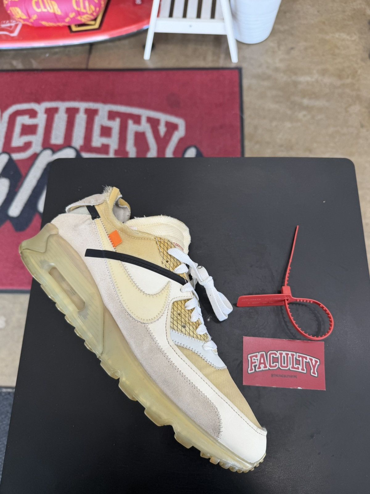 Nike × Off-White Nike Air Max 90 Off-White Size 13 (2017) Size US 13 / EU 46 - 12 Thumbnail
