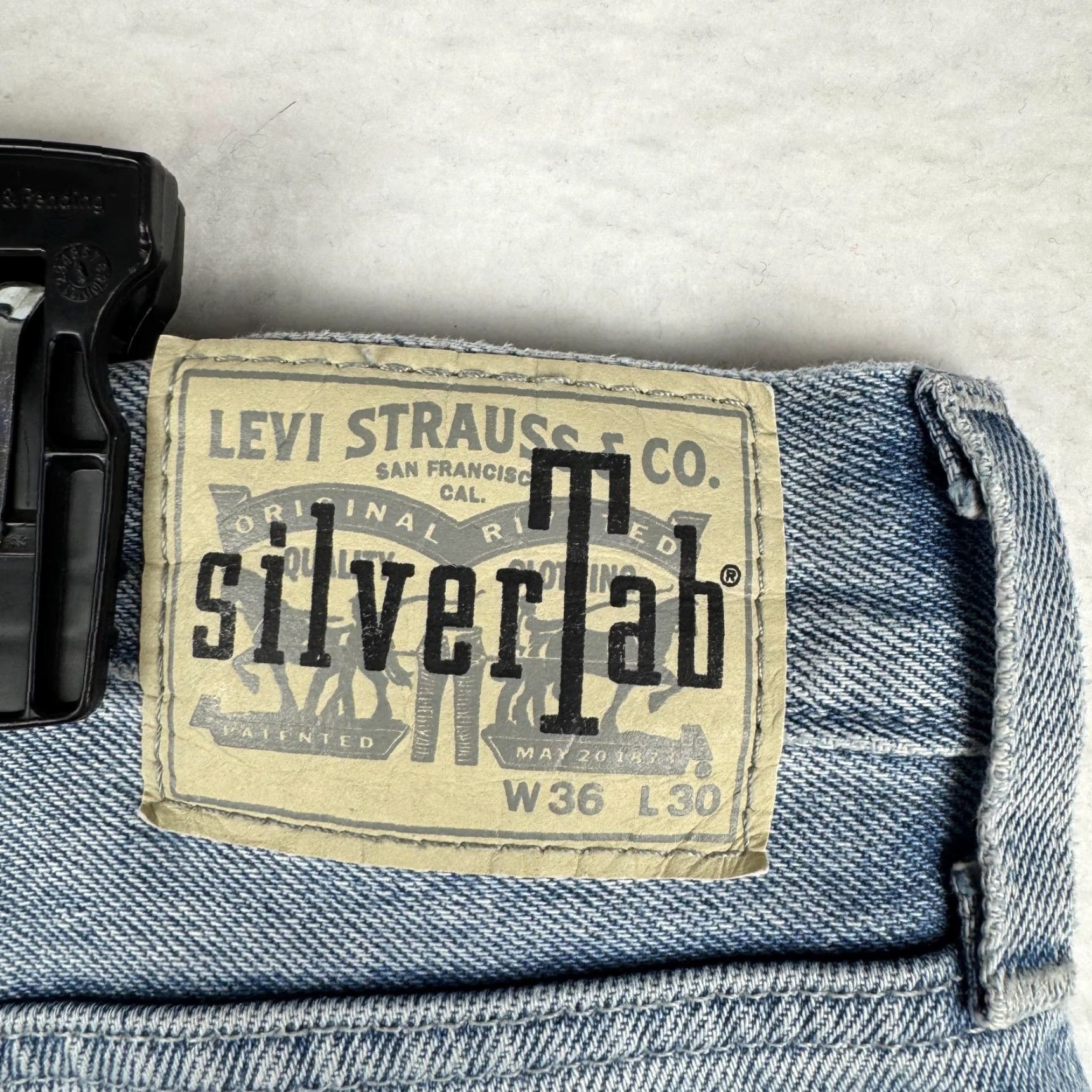 Levi's Vintage Levi's Silvertab Straight Fit Jeans 36x25 Light Wash Distressed 5-Pocket Denim Men Size US 36 / EU 52 - 7 Thumbnail