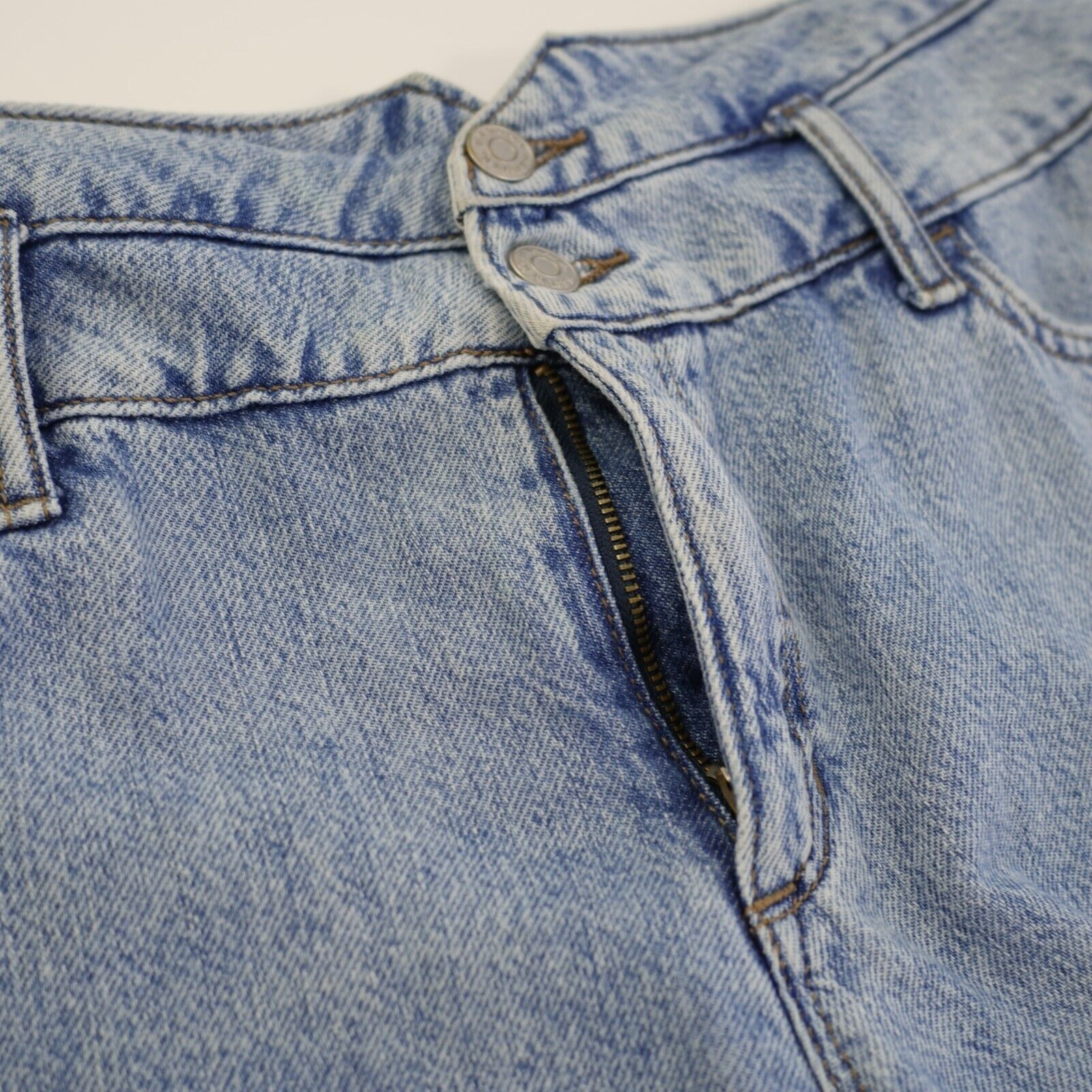 Banana Republic Banana Republic Light Blue Denim Shorts Size 6 30/4 Hot Pant Size 30" / US 8 / IT 44 - 8 Thumbnail
