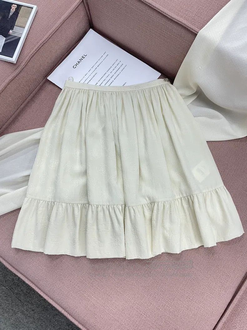 Chanel Chanel 23S light yellow full logo full double c silk skirt Size 42" / US 20 - 1 Thumbnail