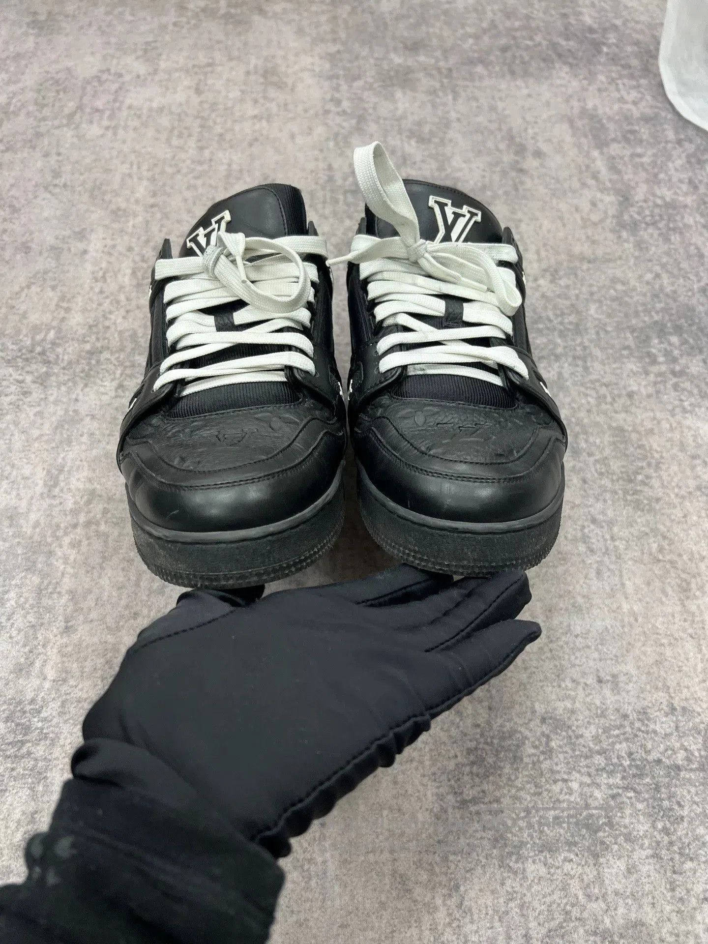Louis Vuitton lv embossed black trainer size 10. Size US 10 / EU 43 - 6 Thumbnail