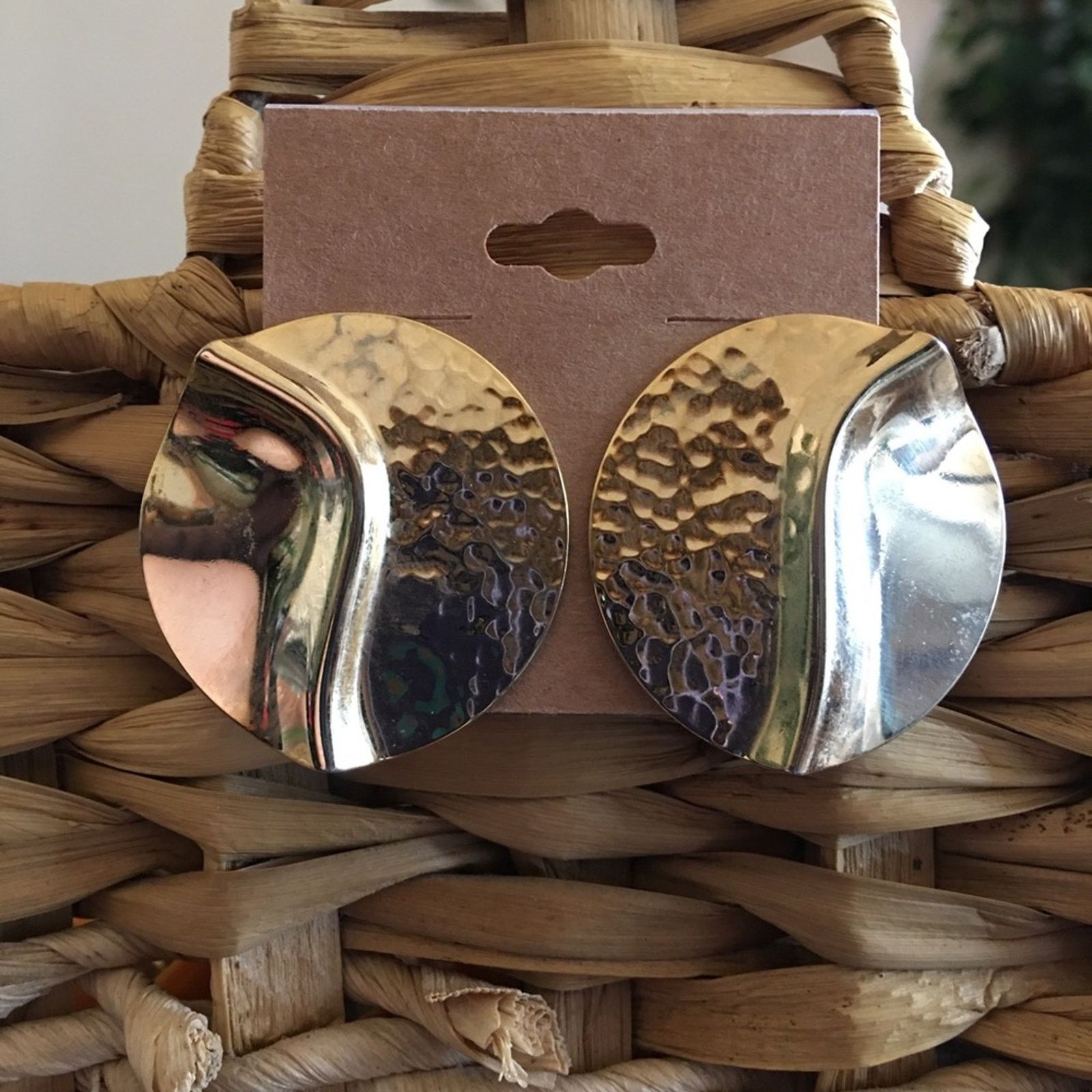 Vintage Vintage gold tone hammered disc statement earrings Size ONE SIZE - 1 Thumbnail