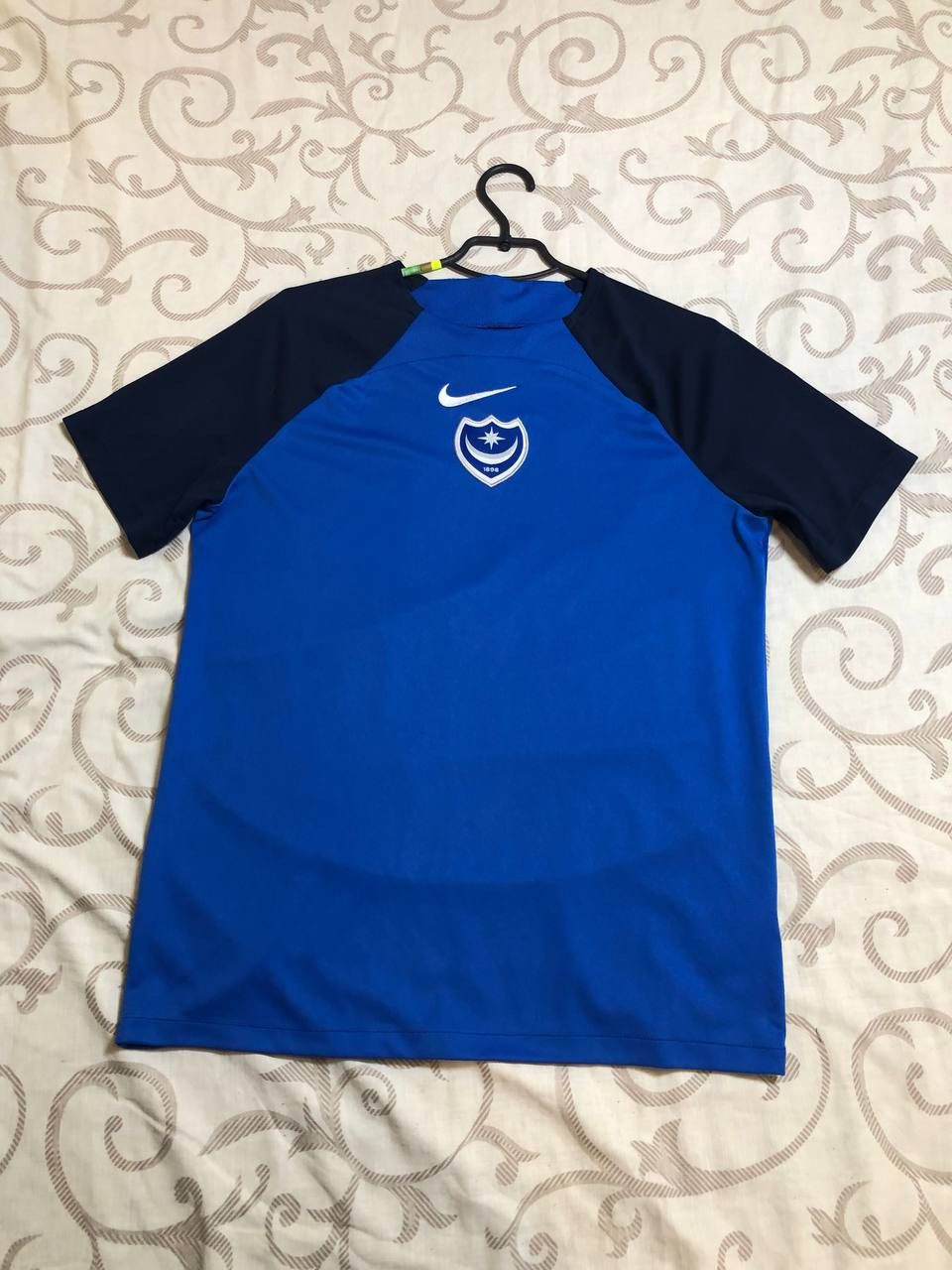 Nike PORTSMOUTH TRAINING SHIRT FOOTBALL SOCCER JERSEY NIKE Size US L / EU 52-54 / 3 - 1 Thumbnail