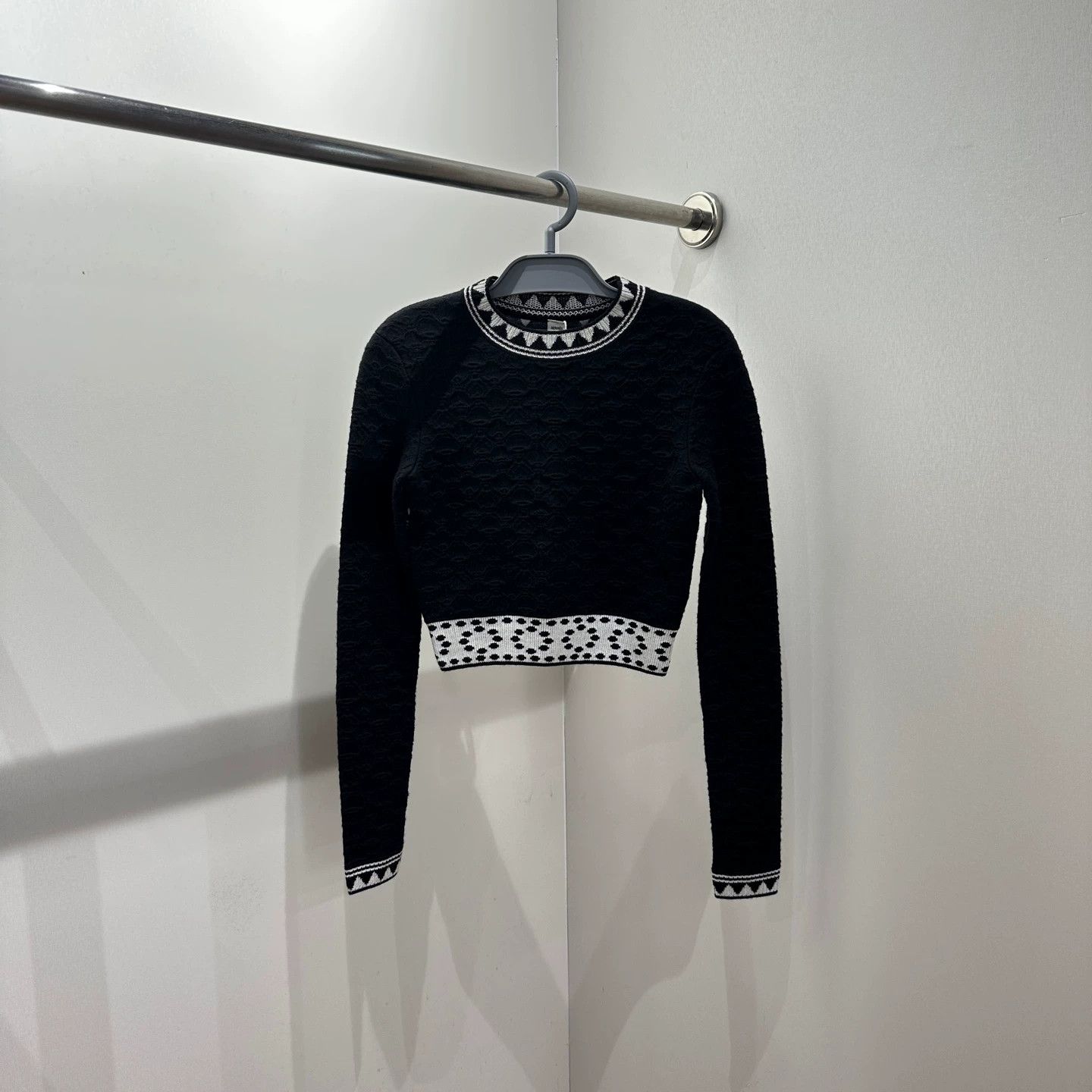 Hermes Hermes mar343 black and white colorblocked sweater 34 Size XS / US 0-2 / IT 36-38 - 1 Thumbnail