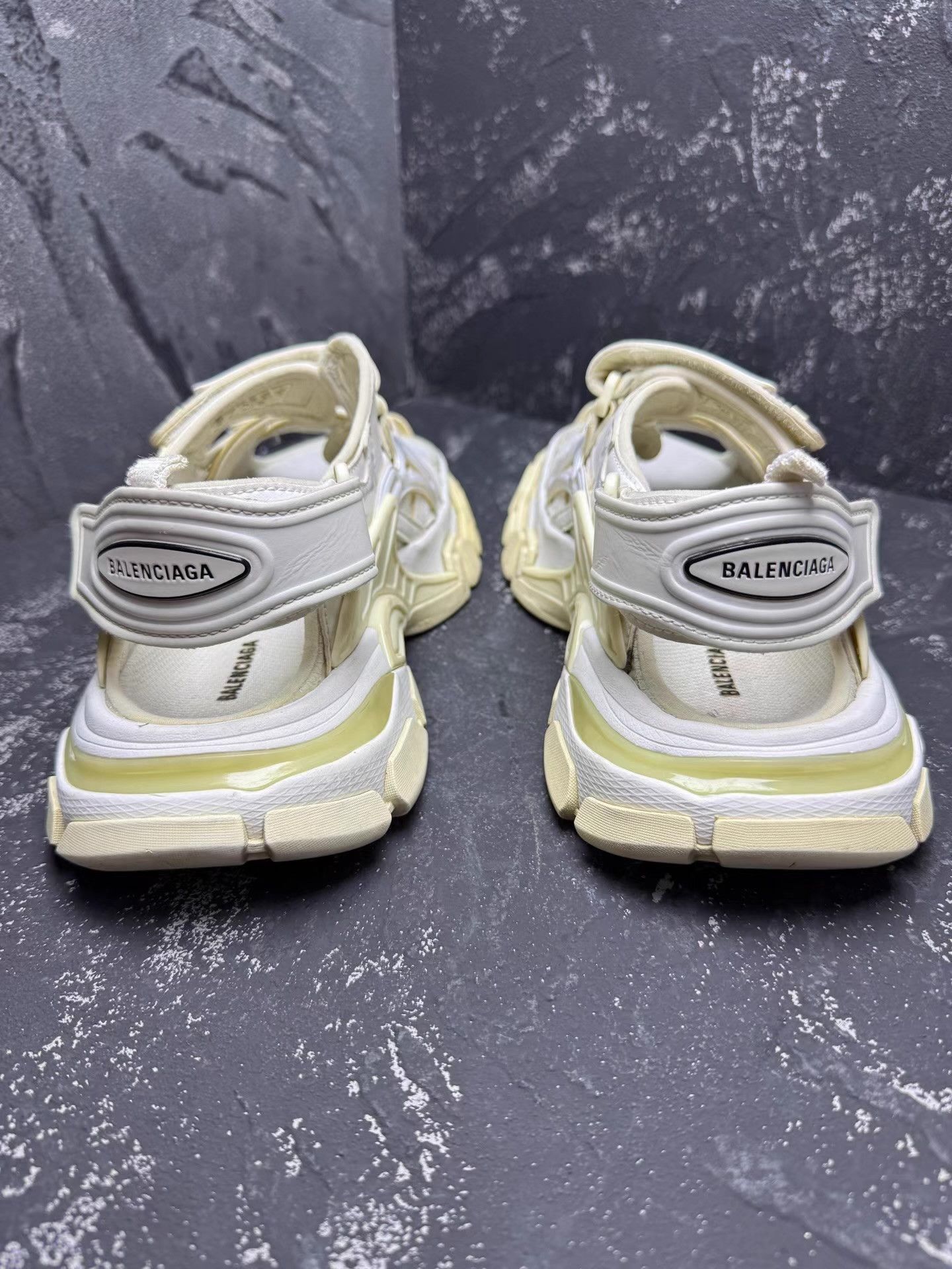 Balenciaga Balenciaga Track White Beach Sandals Q10 Size US 7 / IT 37 - 6 Thumbnail