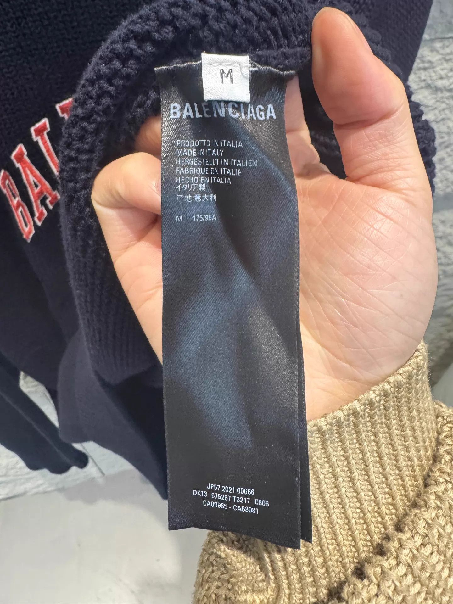Balenciaga Balenciaga Unisex Heavyweight Logo Crewneck Italy Near New Size US M / EU 48-50 / 2 - 4 Thumbnail